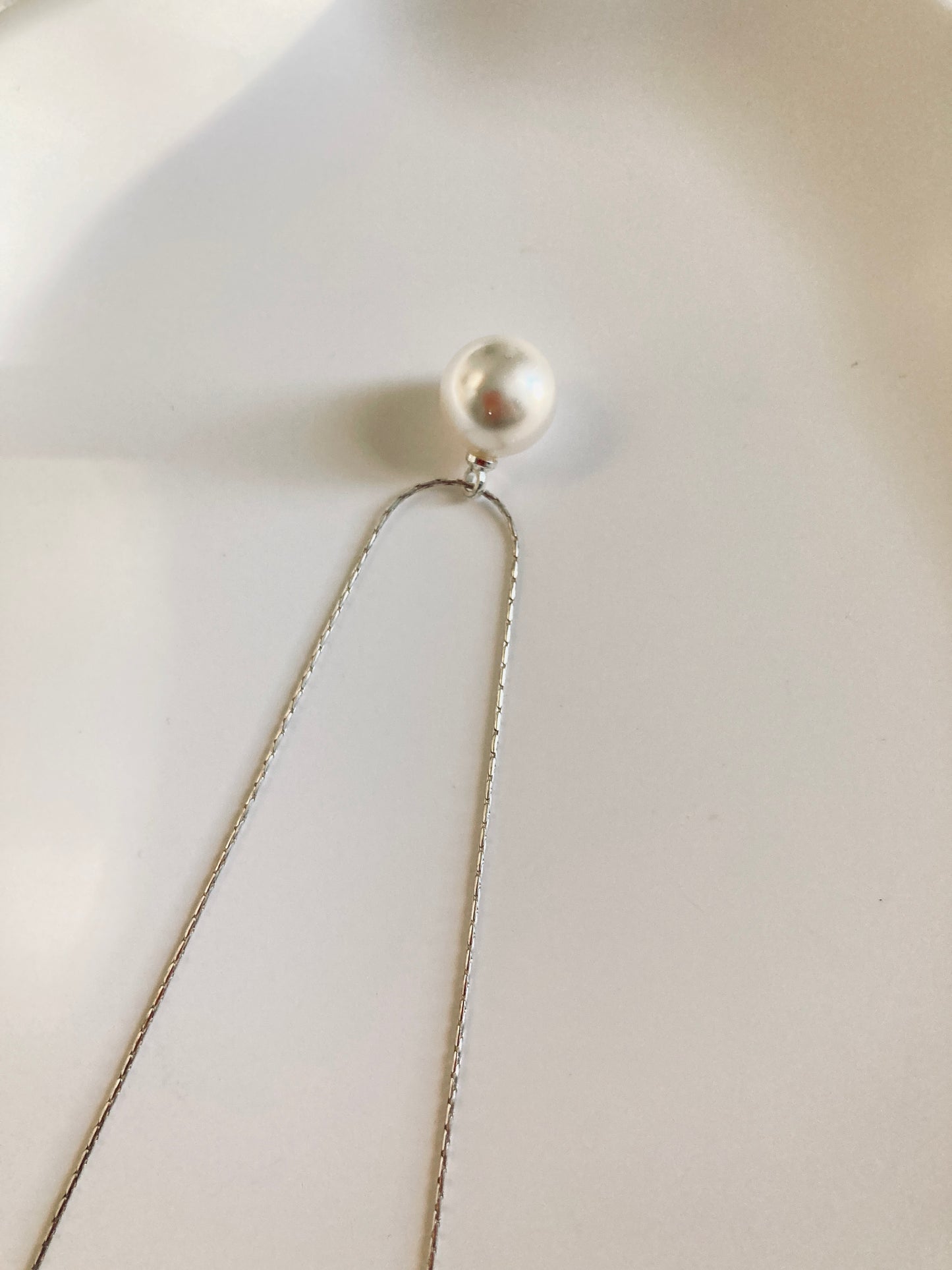 Single pearl necklace