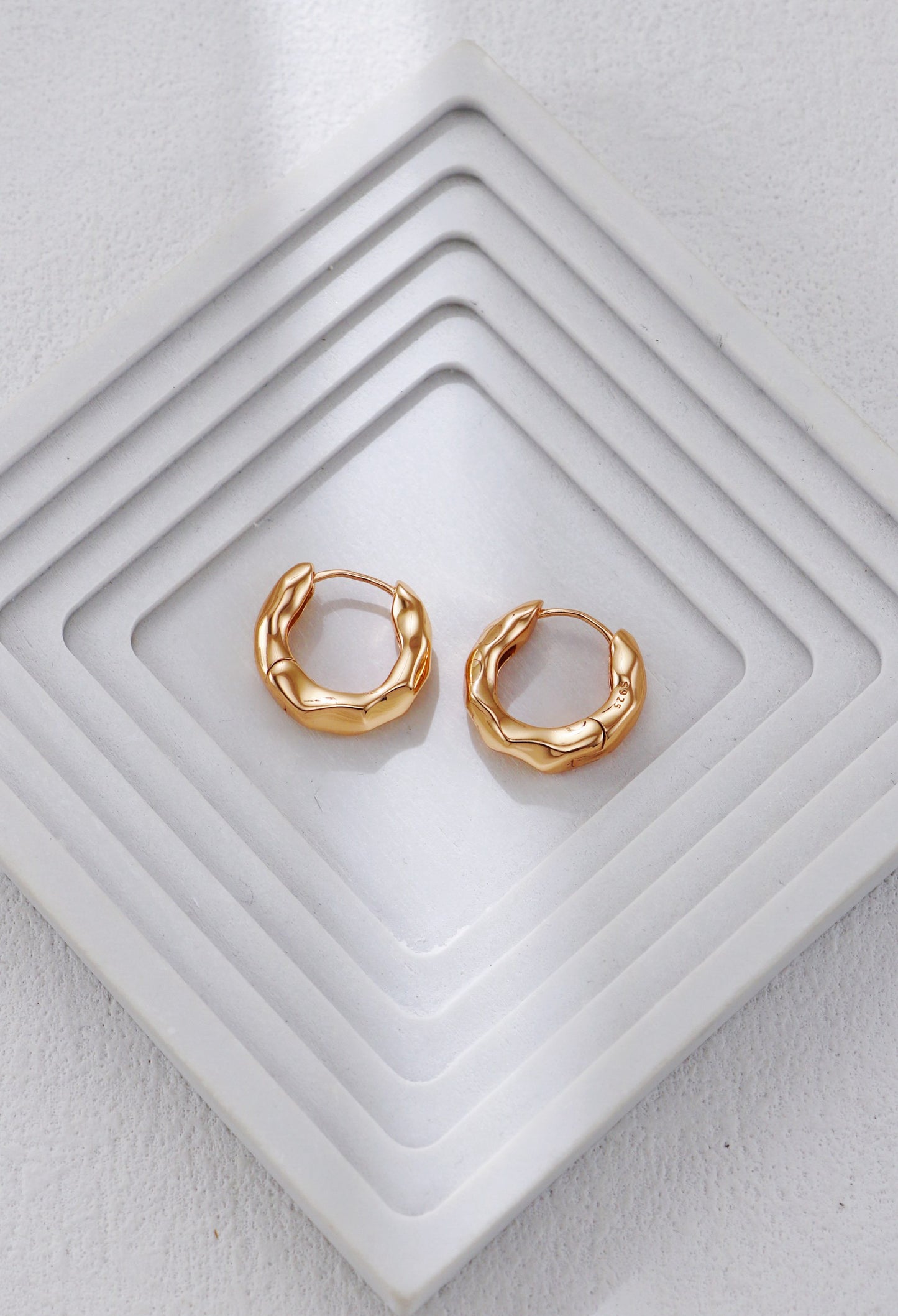 S925 Hammered Hoop Earrings – Handcrafted Texture in Gold or Silver