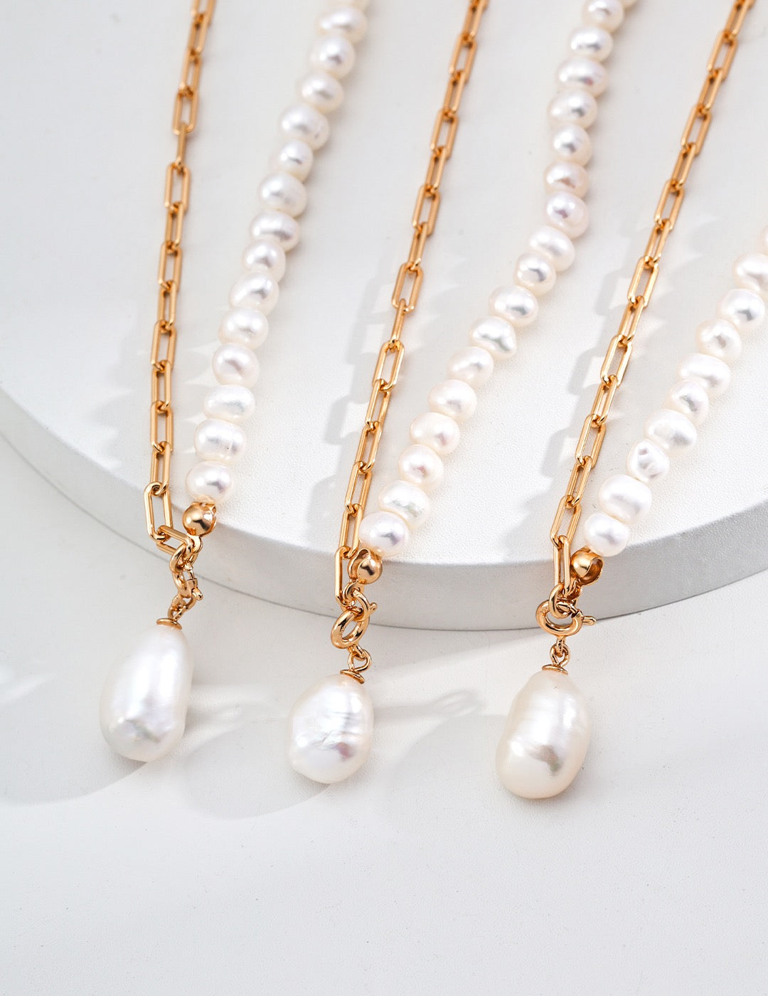 Pearl and Chain Necklace