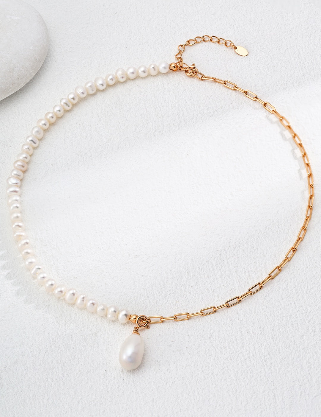 Pearl and Chain Necklace