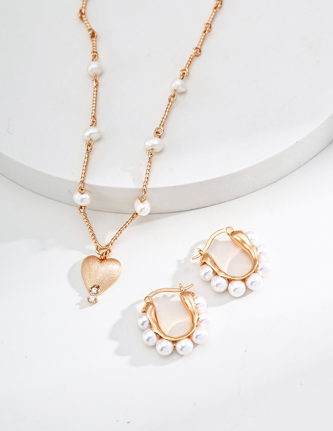 S925 Vintage Gold Heart Pendant Pearl Necklace