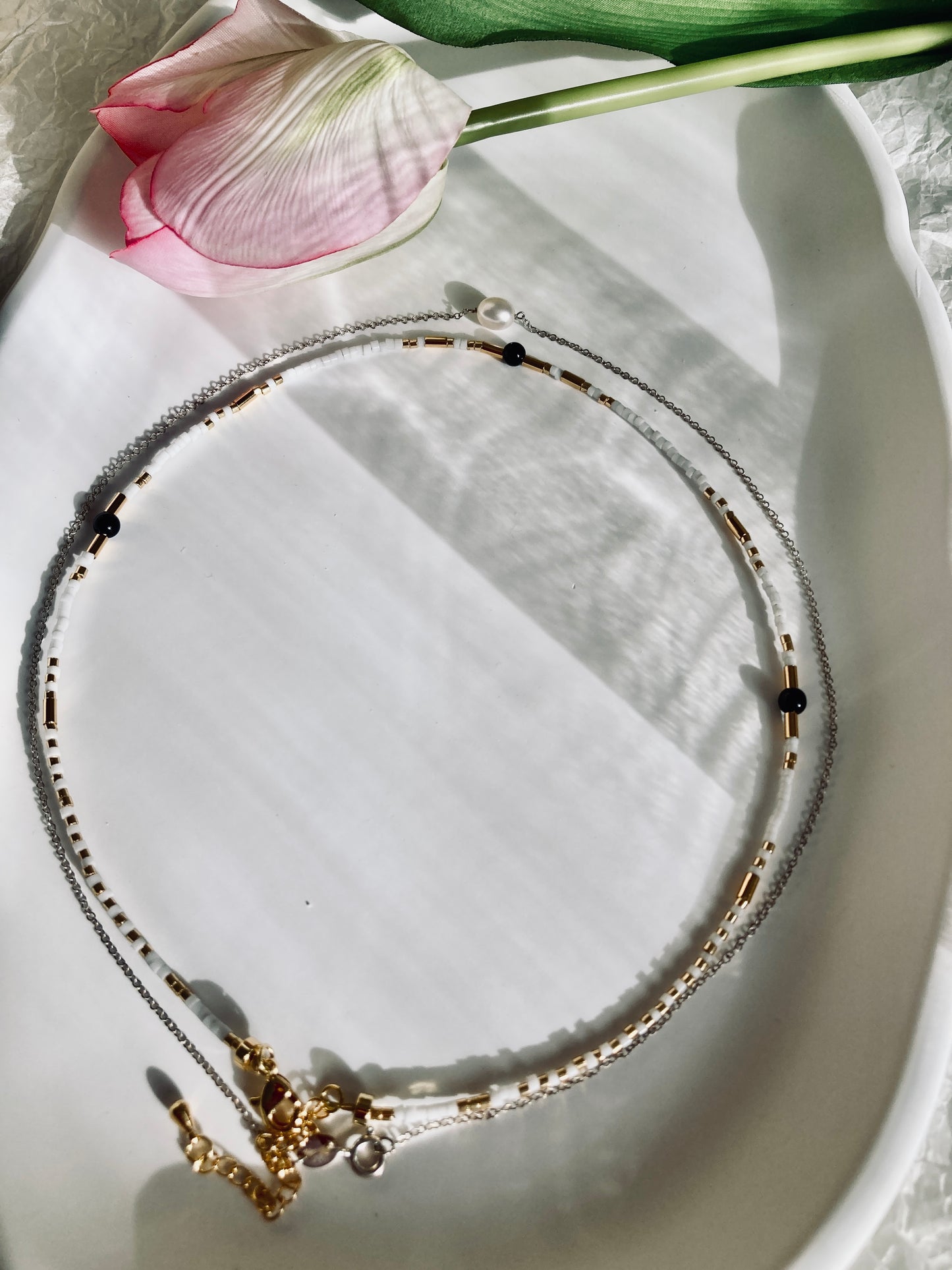 Minimalist pearl and silver necklace