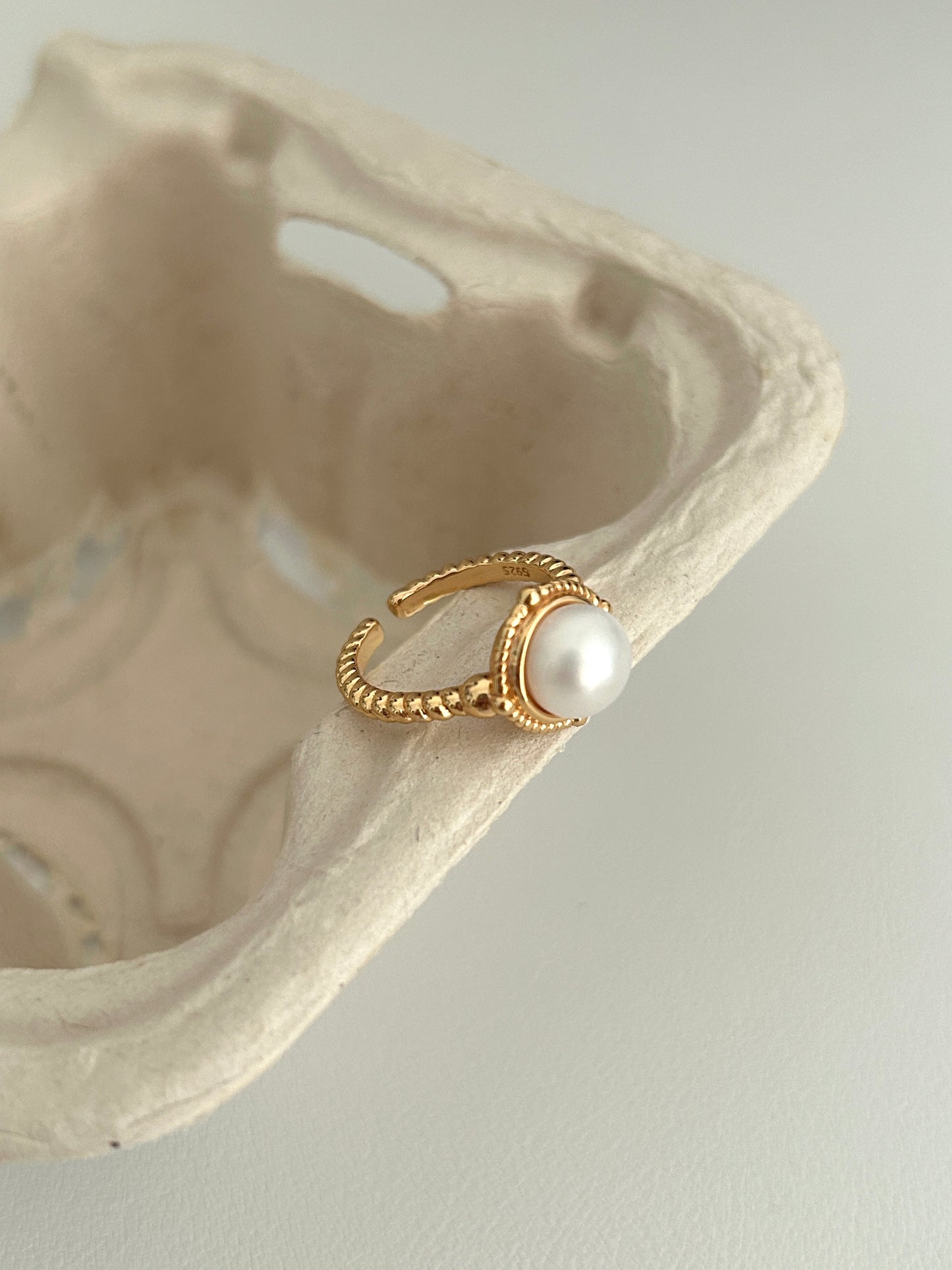 Pearl Ring - Mirror