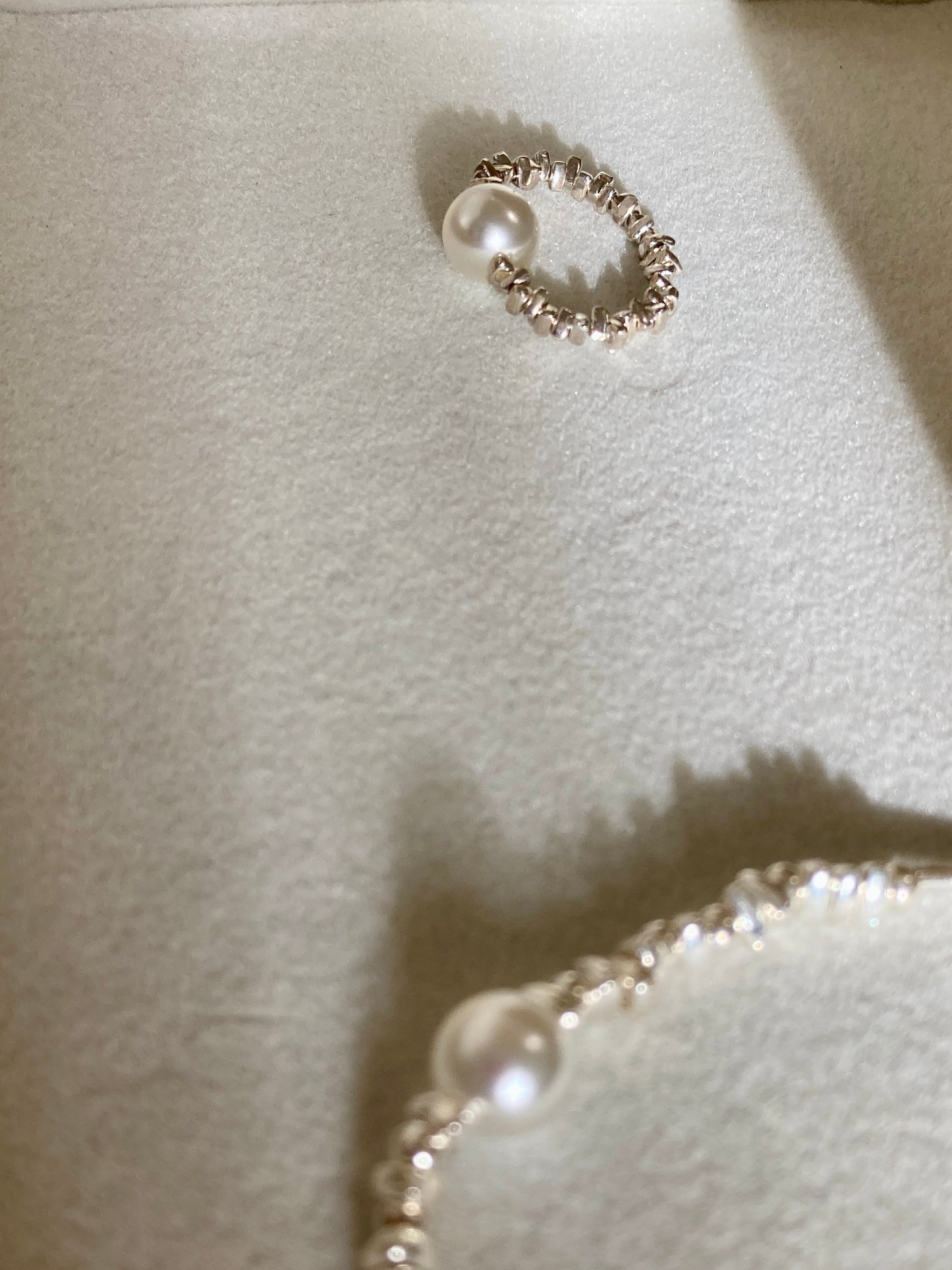 Pearl and silver chip ring