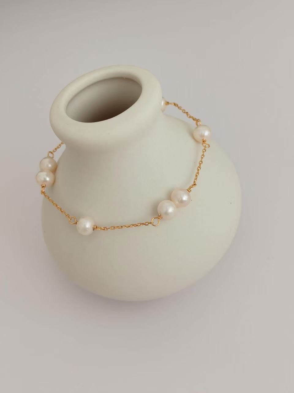 Minimalist Pearl Bracelet