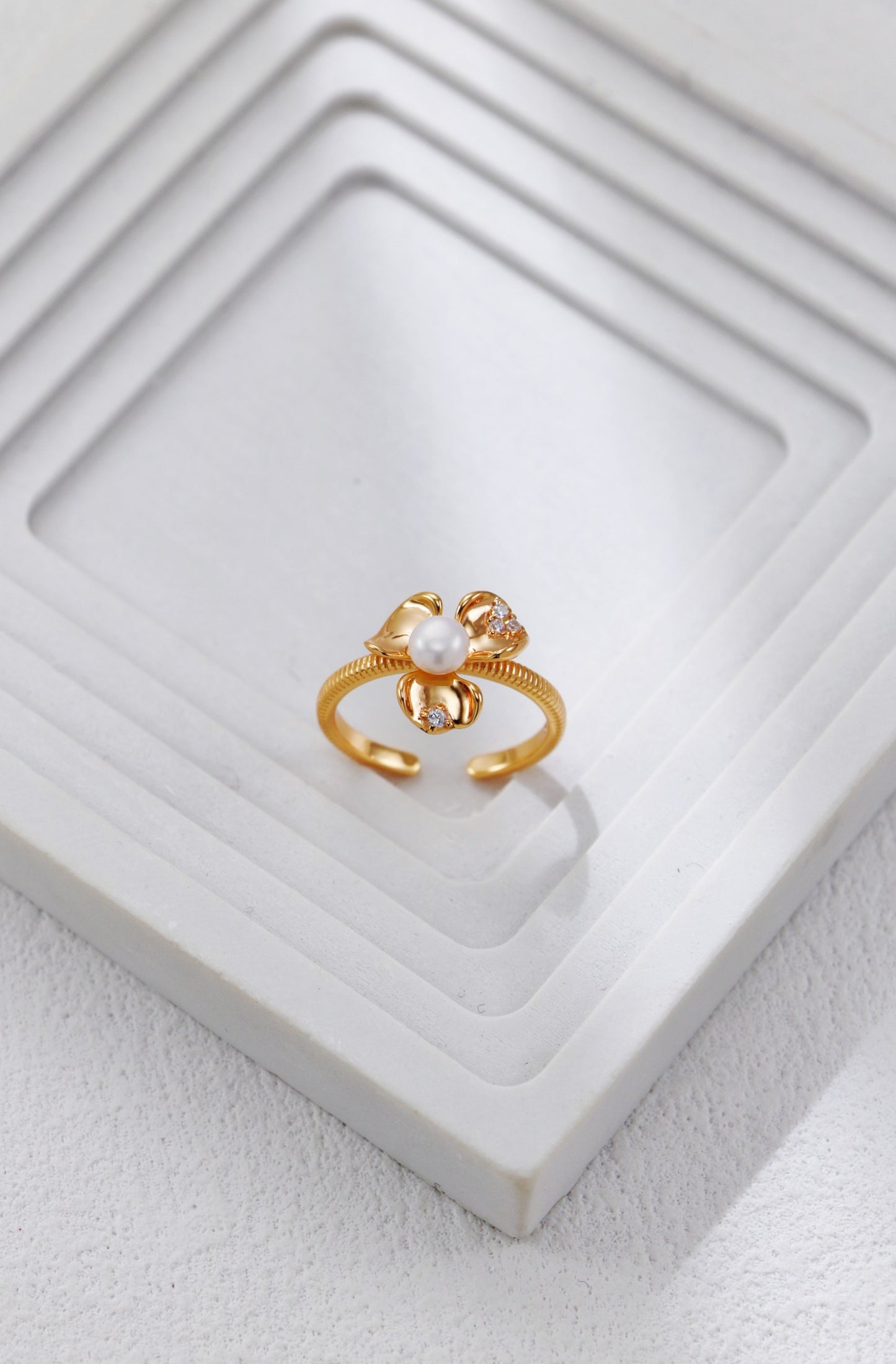 Pearl and Silver Flower Ring