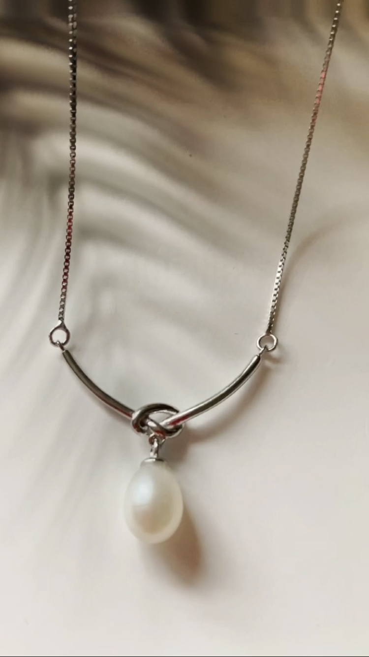 Natural pearl sterling silver necklace