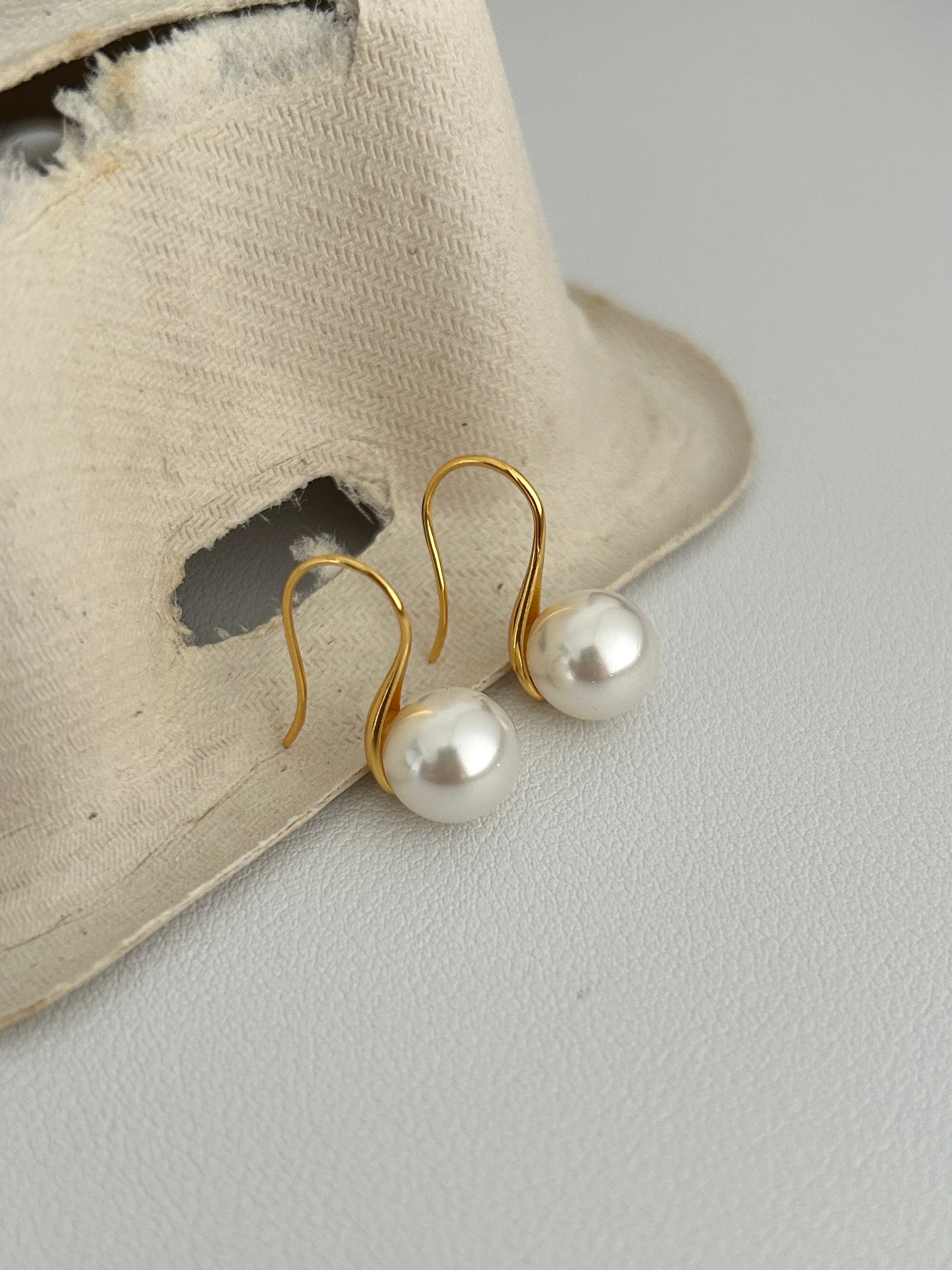 Simply Pearl Earrings