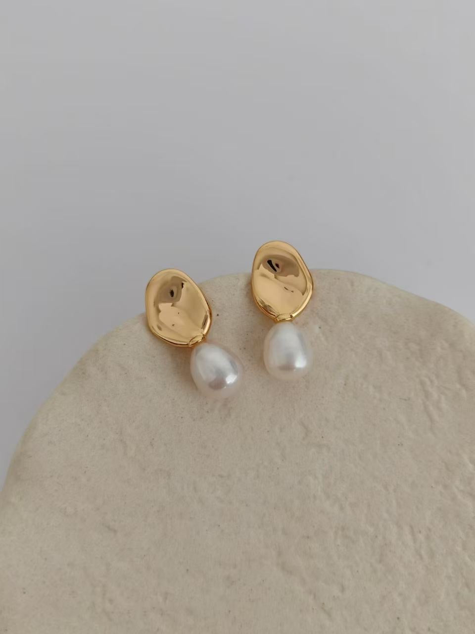 Mirror Pearl Earrings