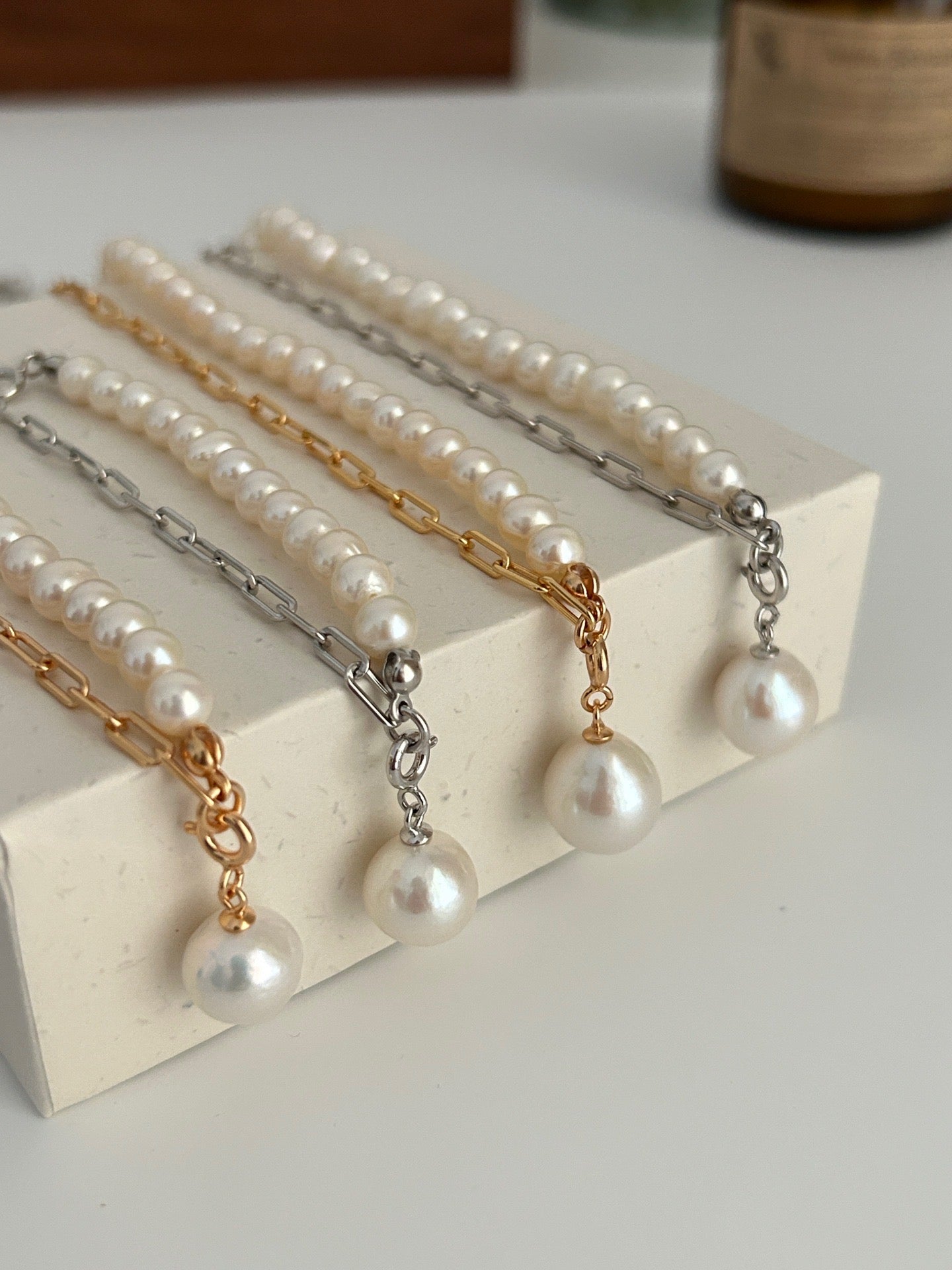 Pearl and Chain Necklace