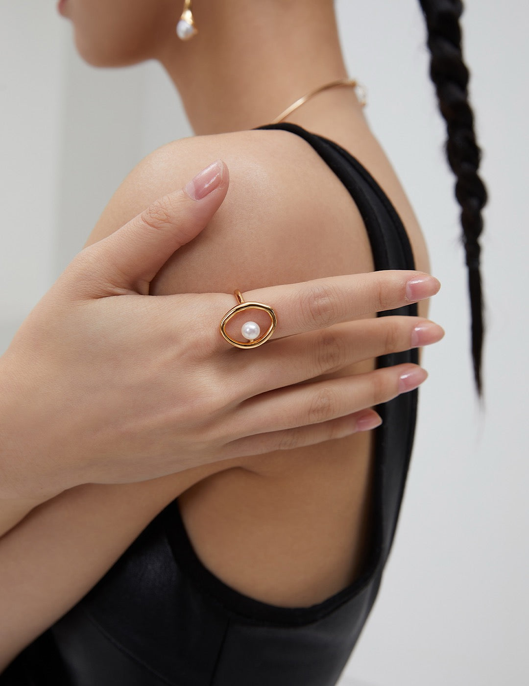 The Sun Pearl Ring