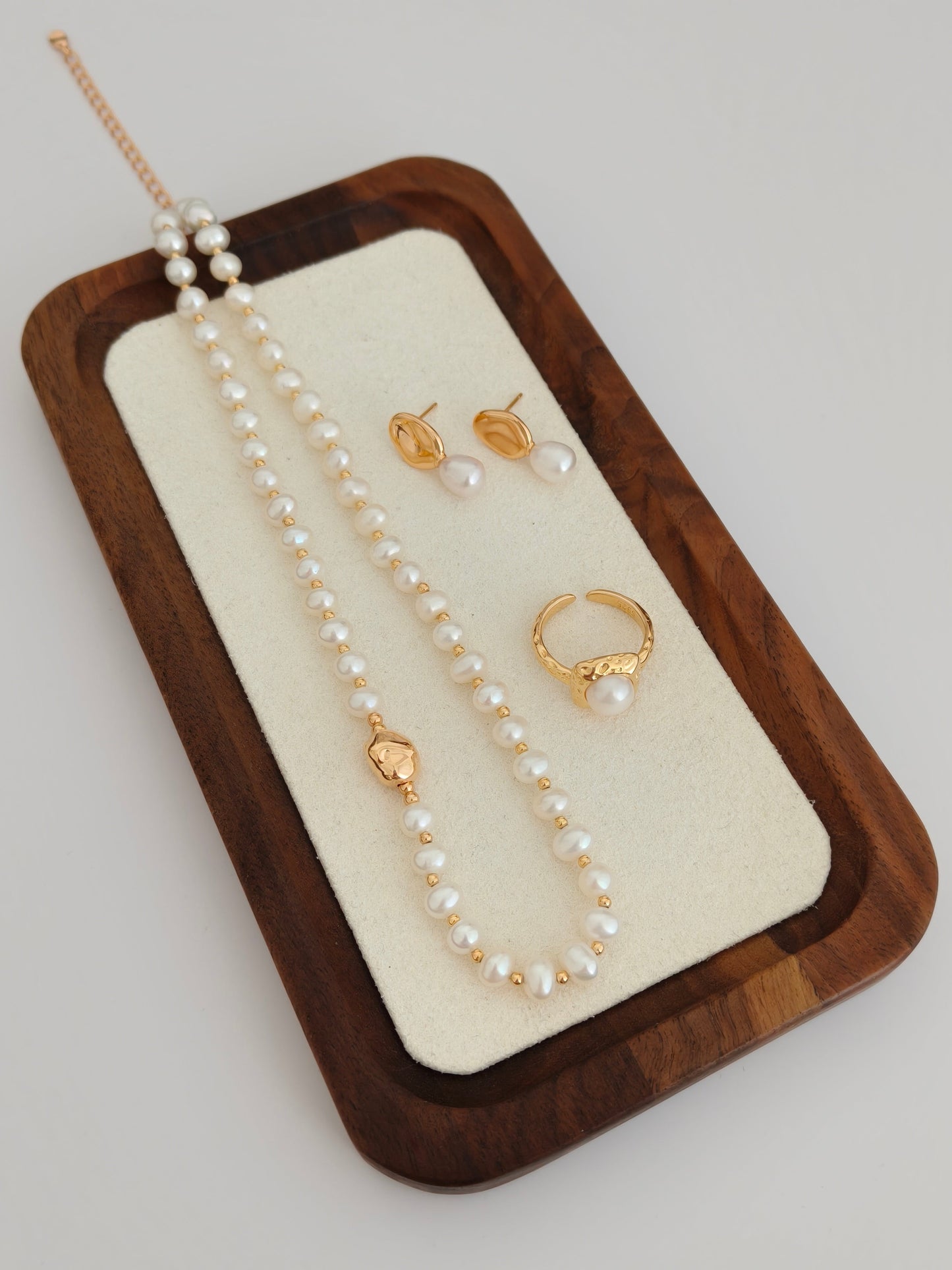 Aurora Pearl Necklace & Bracelet & Earrings Set