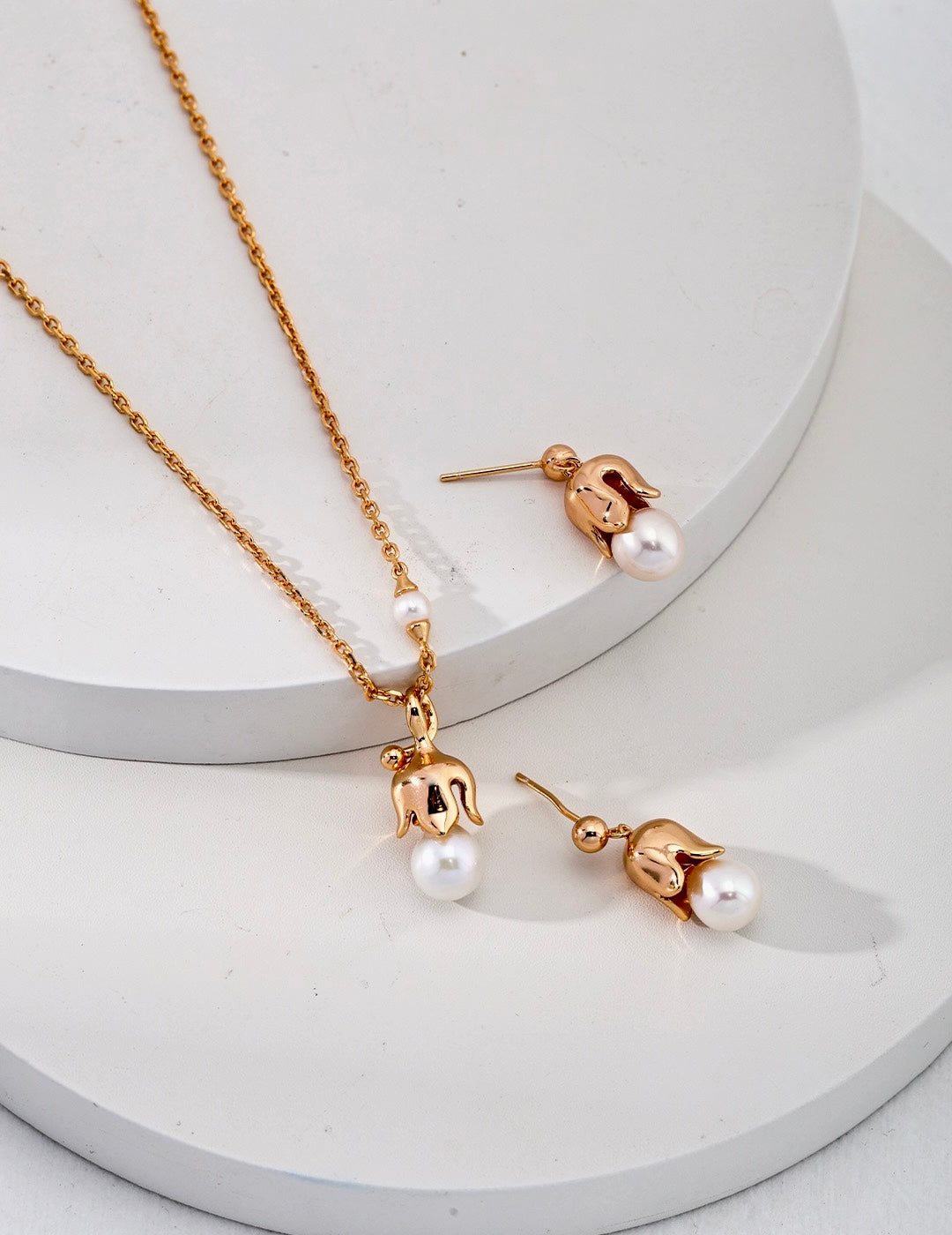 Bell Flower Pearl Earrings