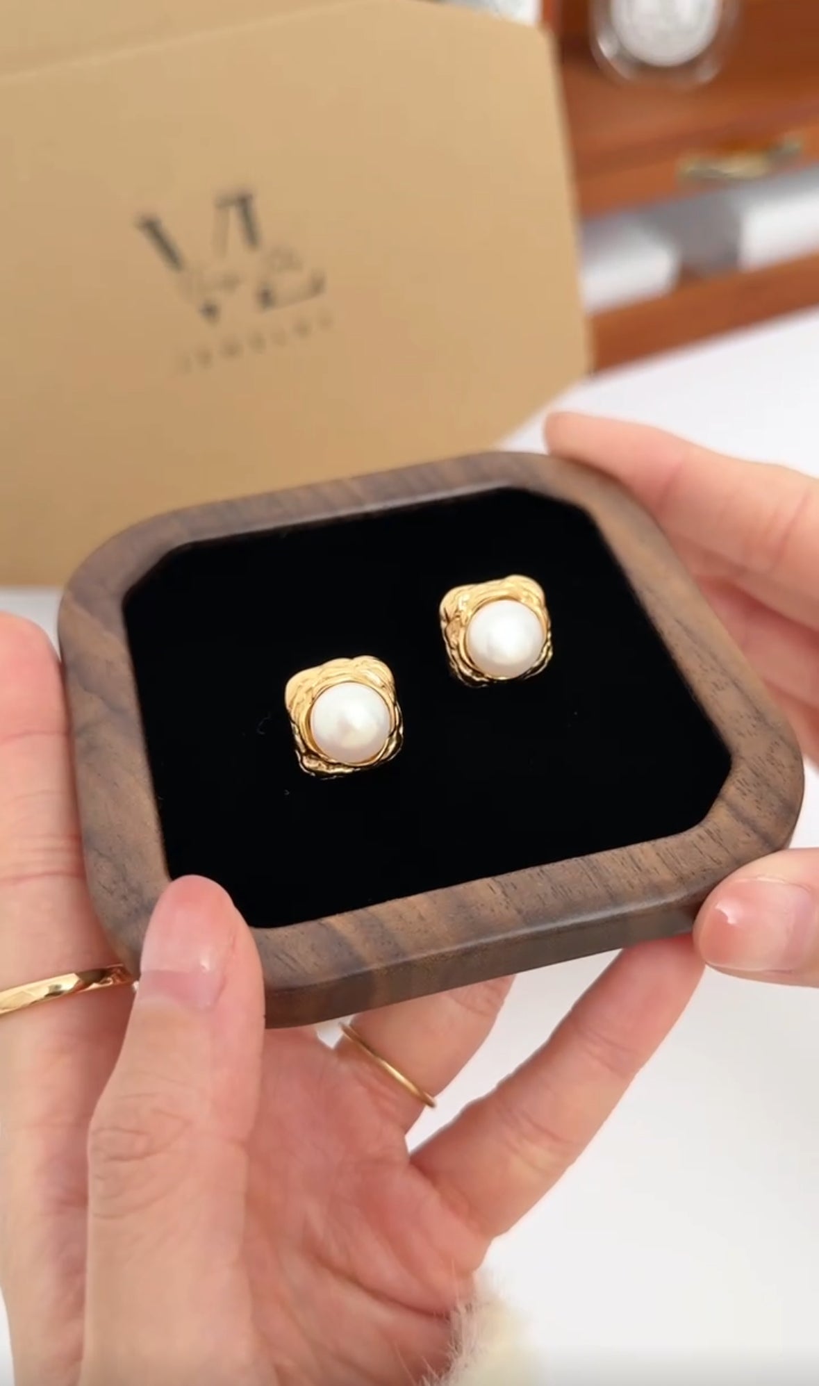 Lustre Elegance Pearl Studs