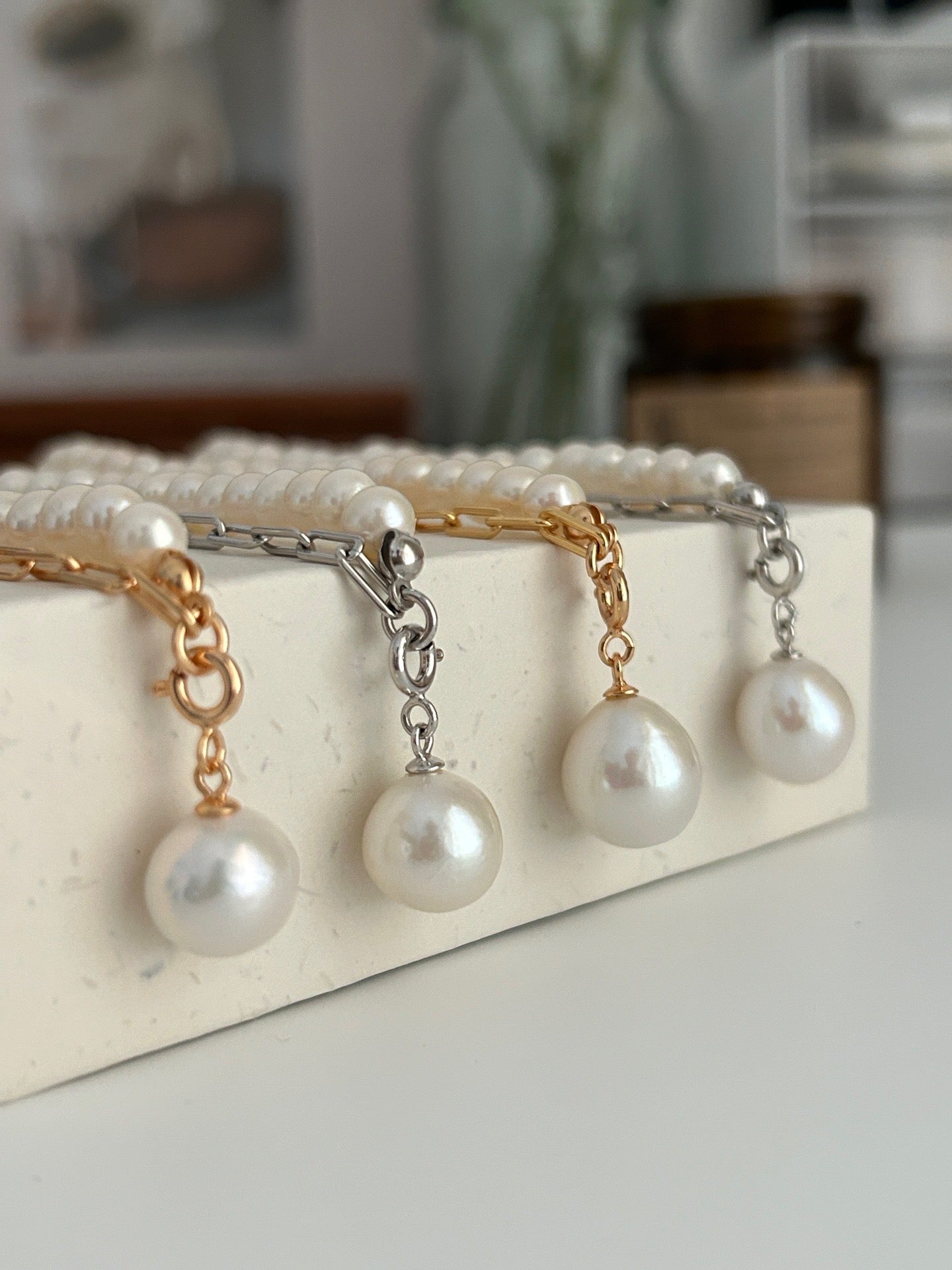Pearl and Chain Necklace
