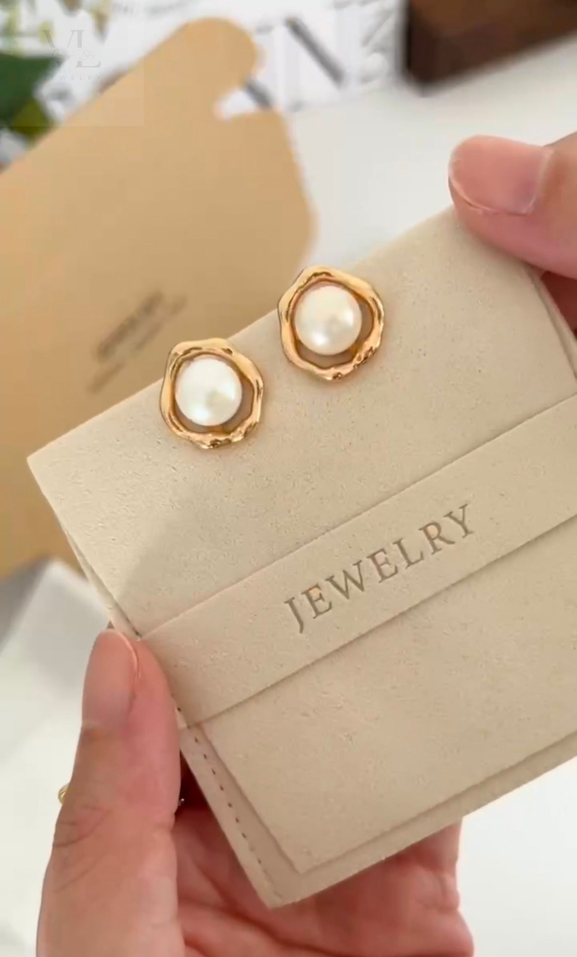 Pearl Studs