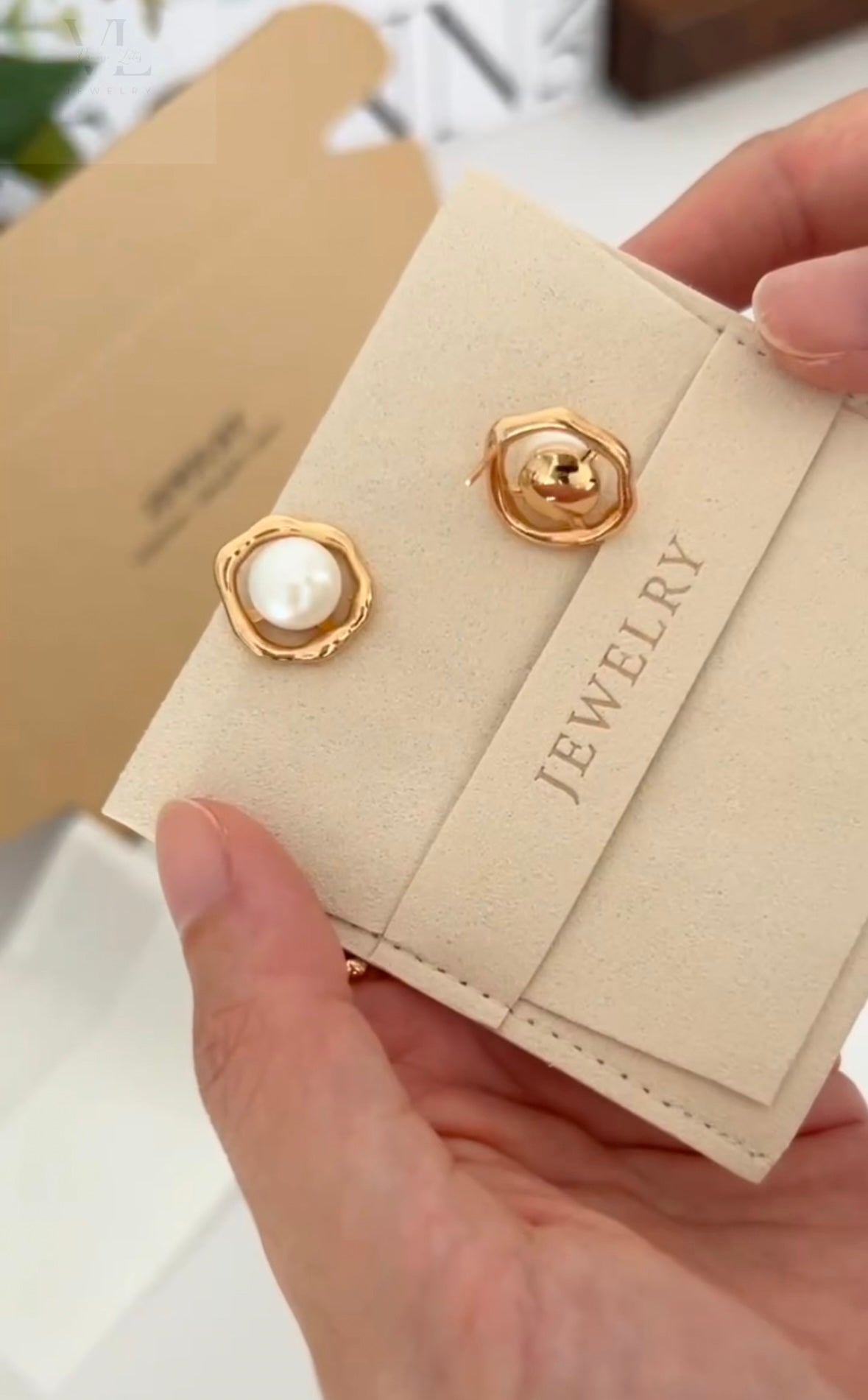 Pearl Studs