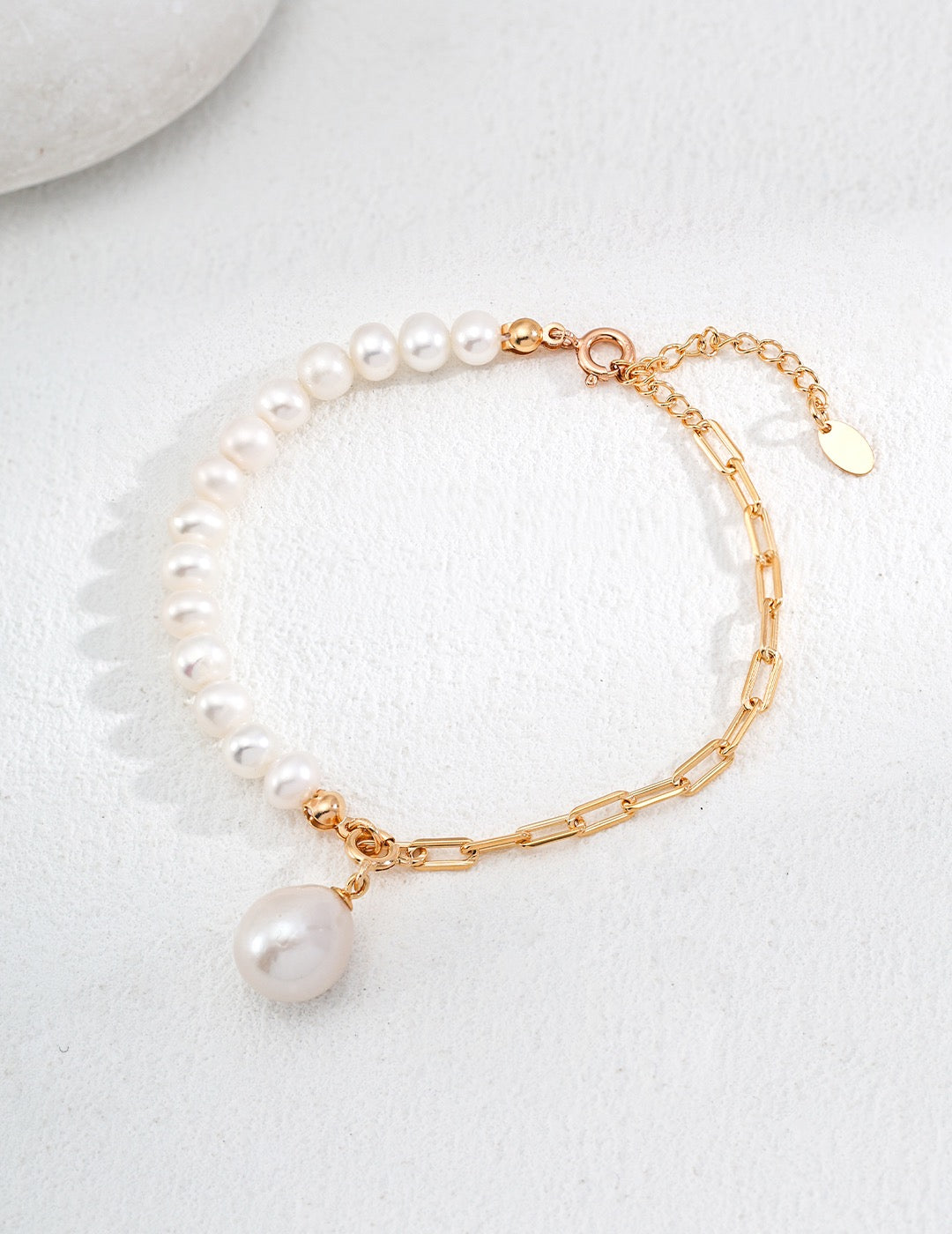 Pearl and chain bracelet