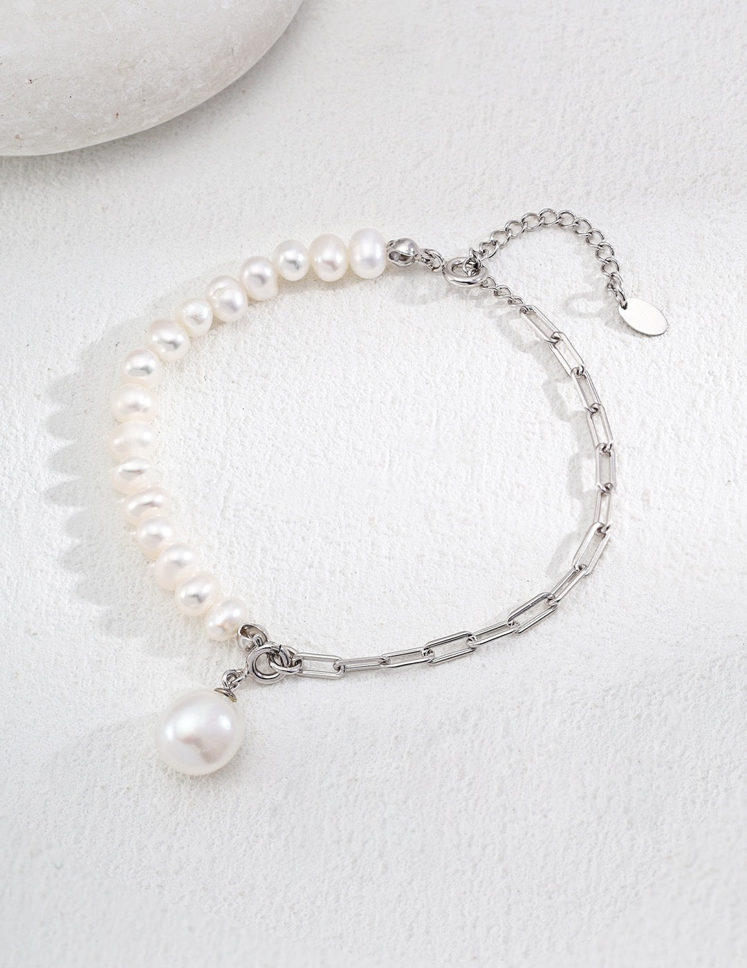Pearl and chain bracelet