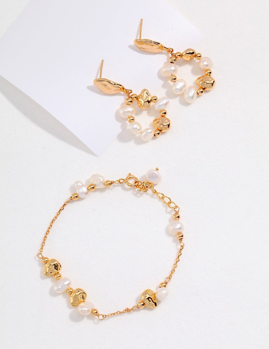 Wreath Pearl Earrings