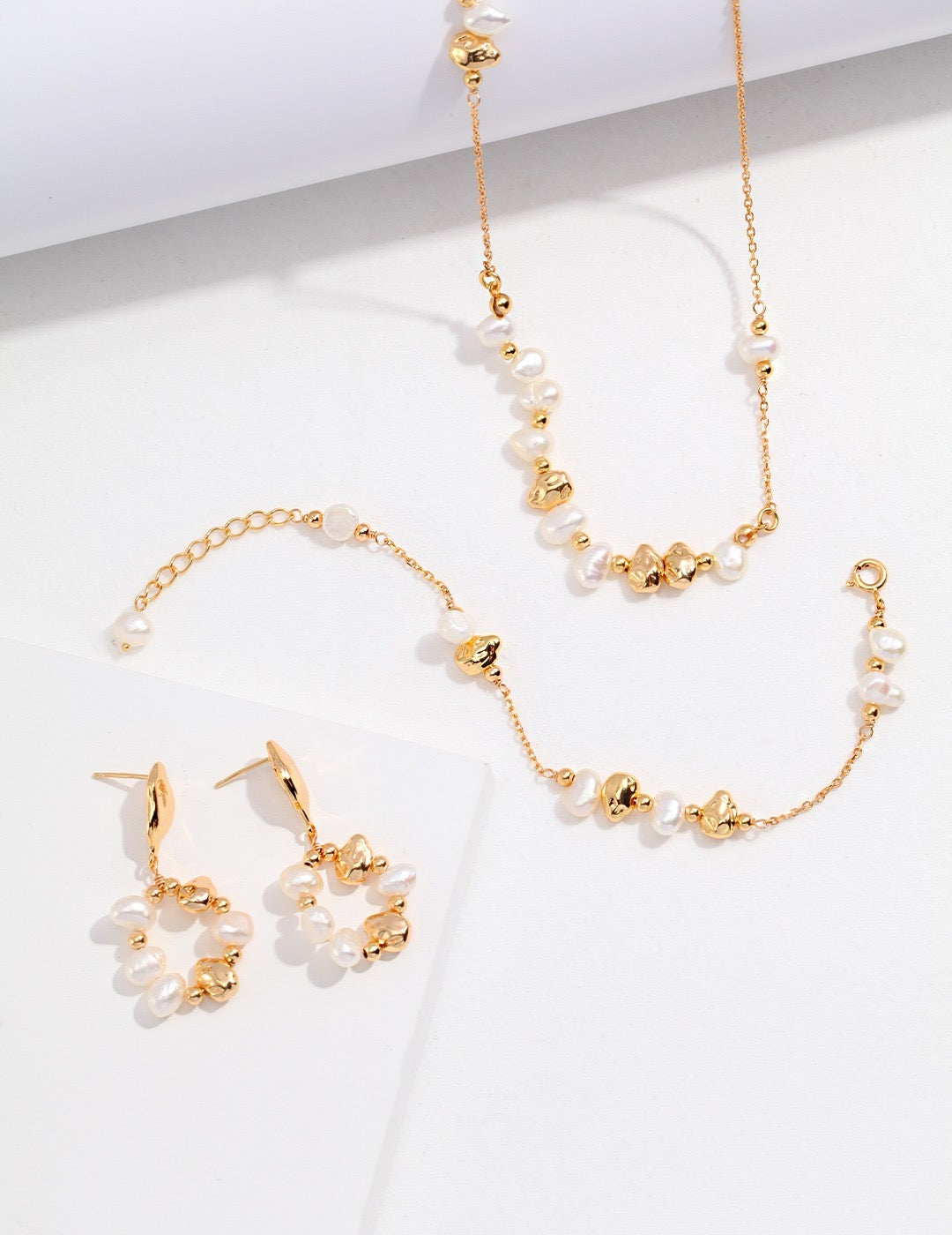 Wreath Pearl Earrings