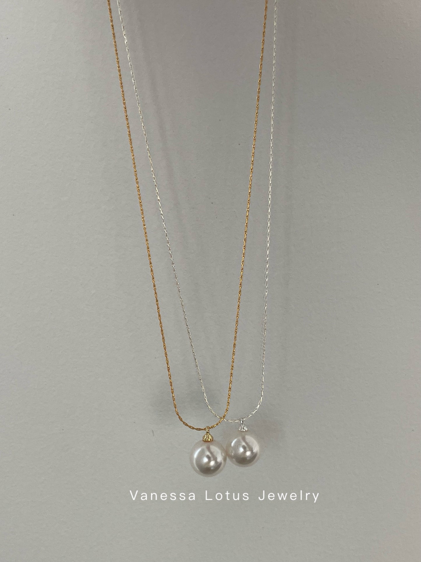 Single pearl necklace