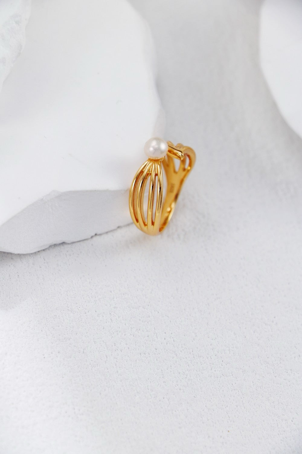 One Leave Pearl Ring