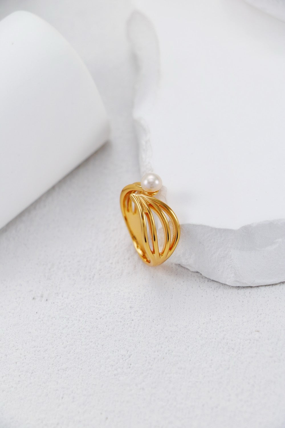 One Leave Pearl Ring