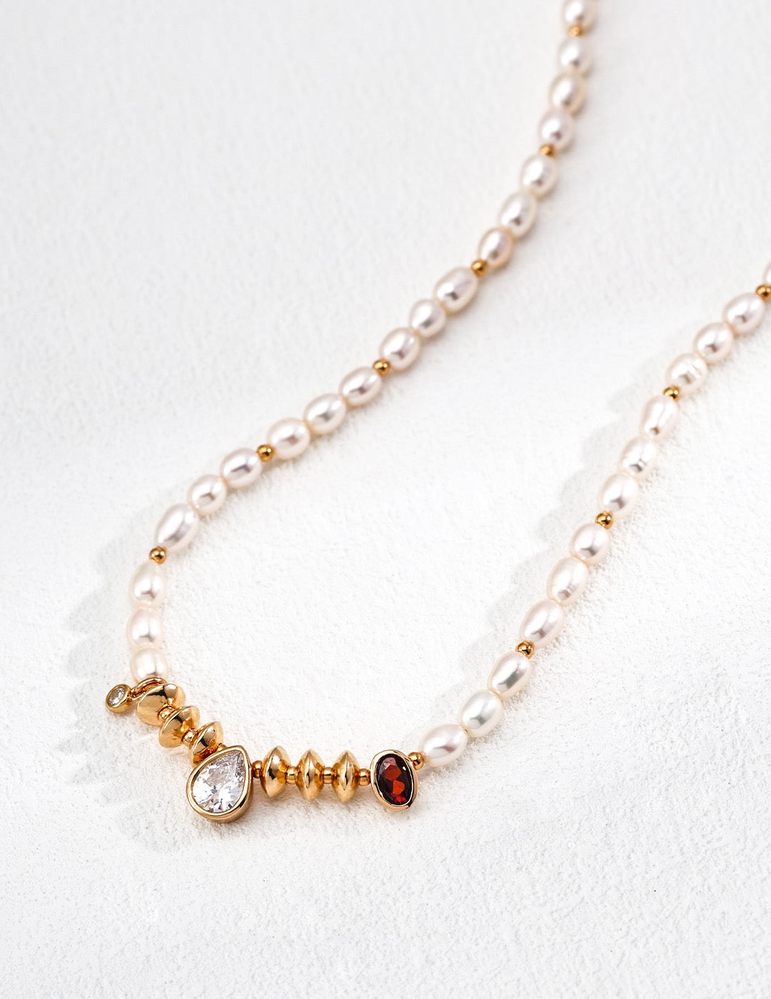 Vintage Pearl Elegance Necklace