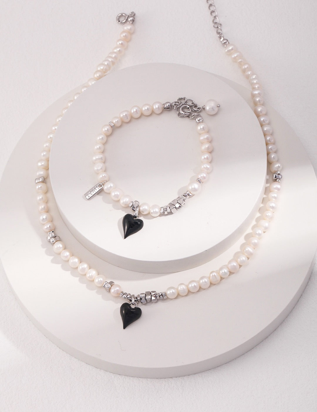 Heart Pendant Pearl Necklace