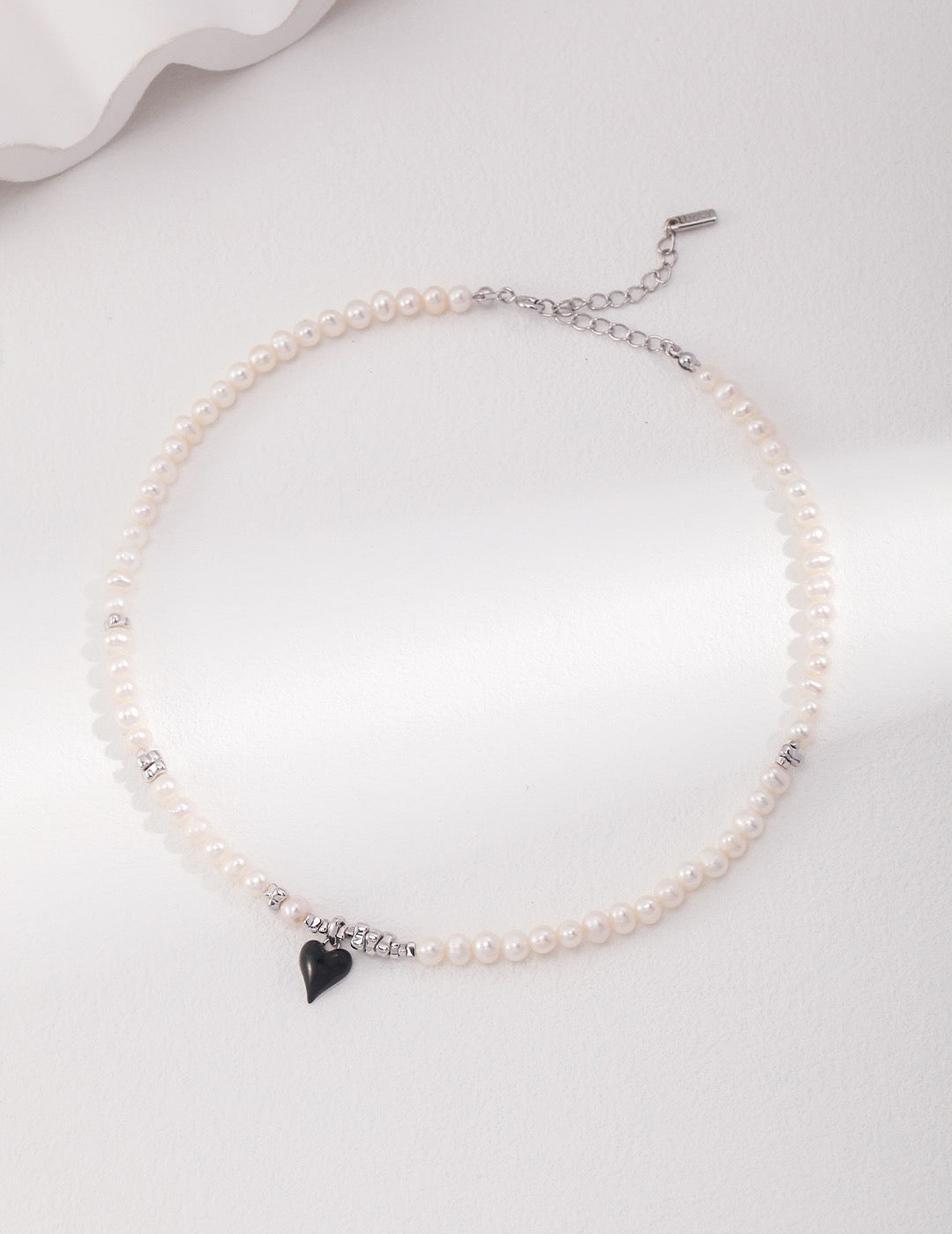 Heart Pendant Pearl Necklace