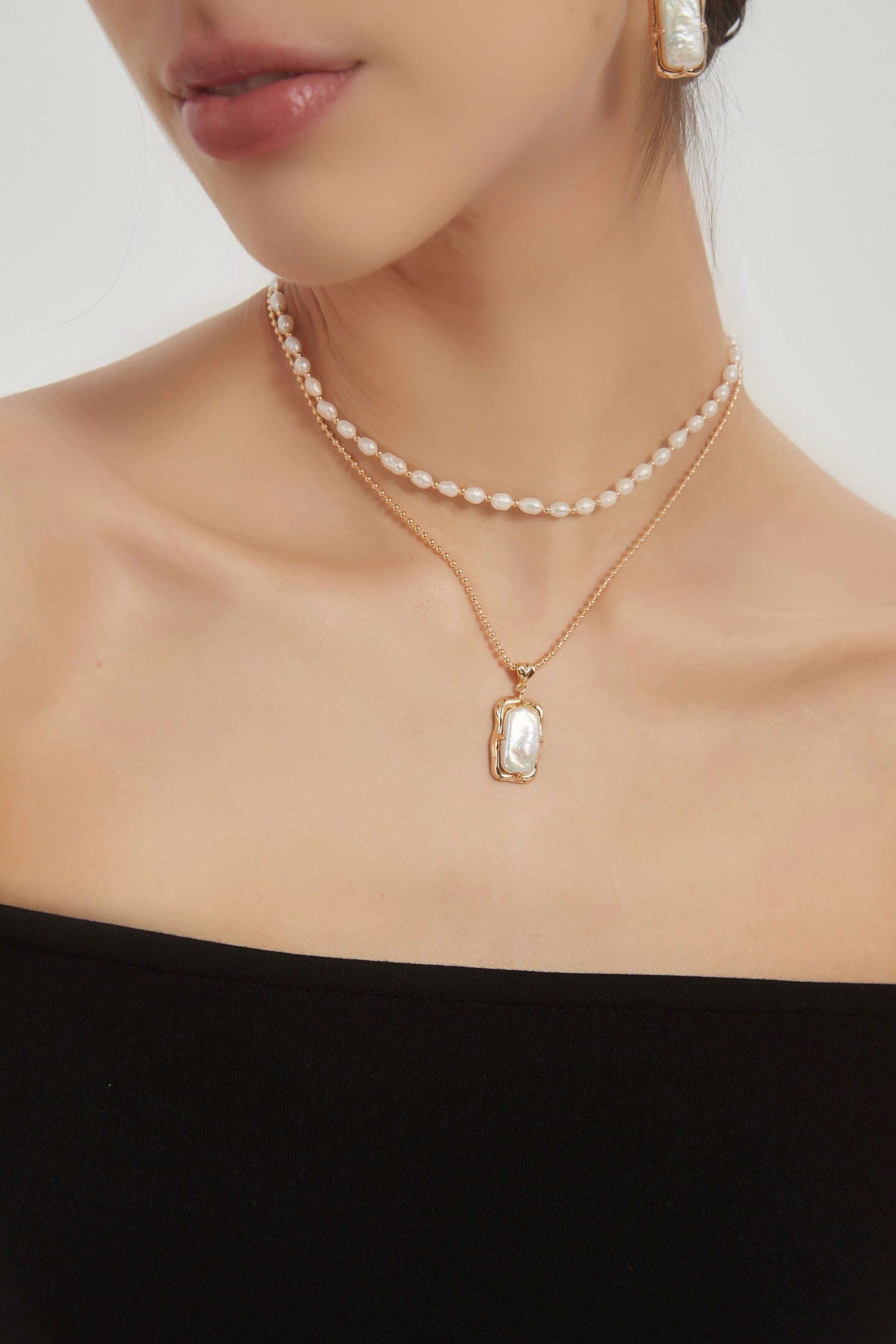 Regal Frame Baroque Pearl Set