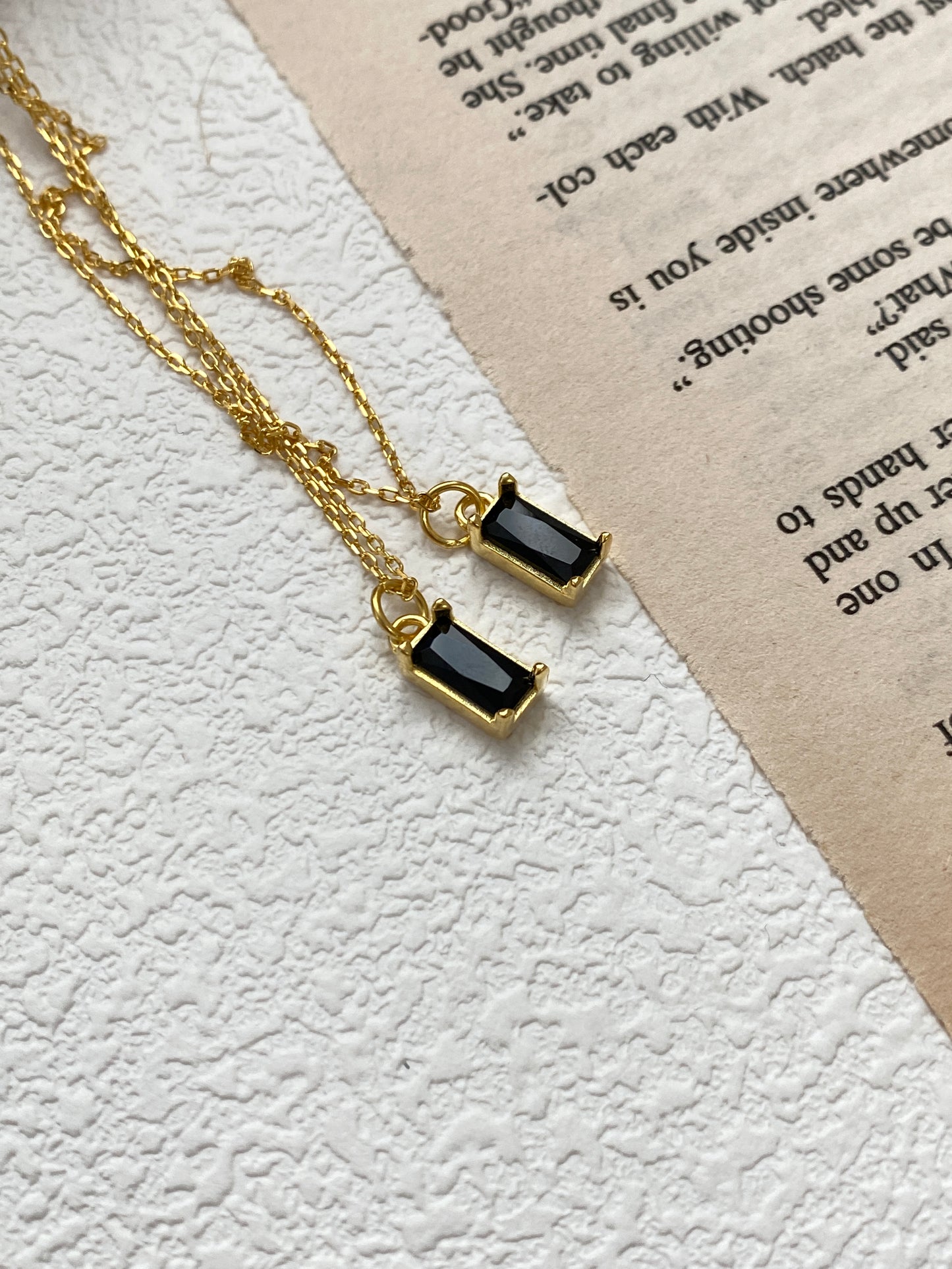 Black zircon rectangle pendant necklace