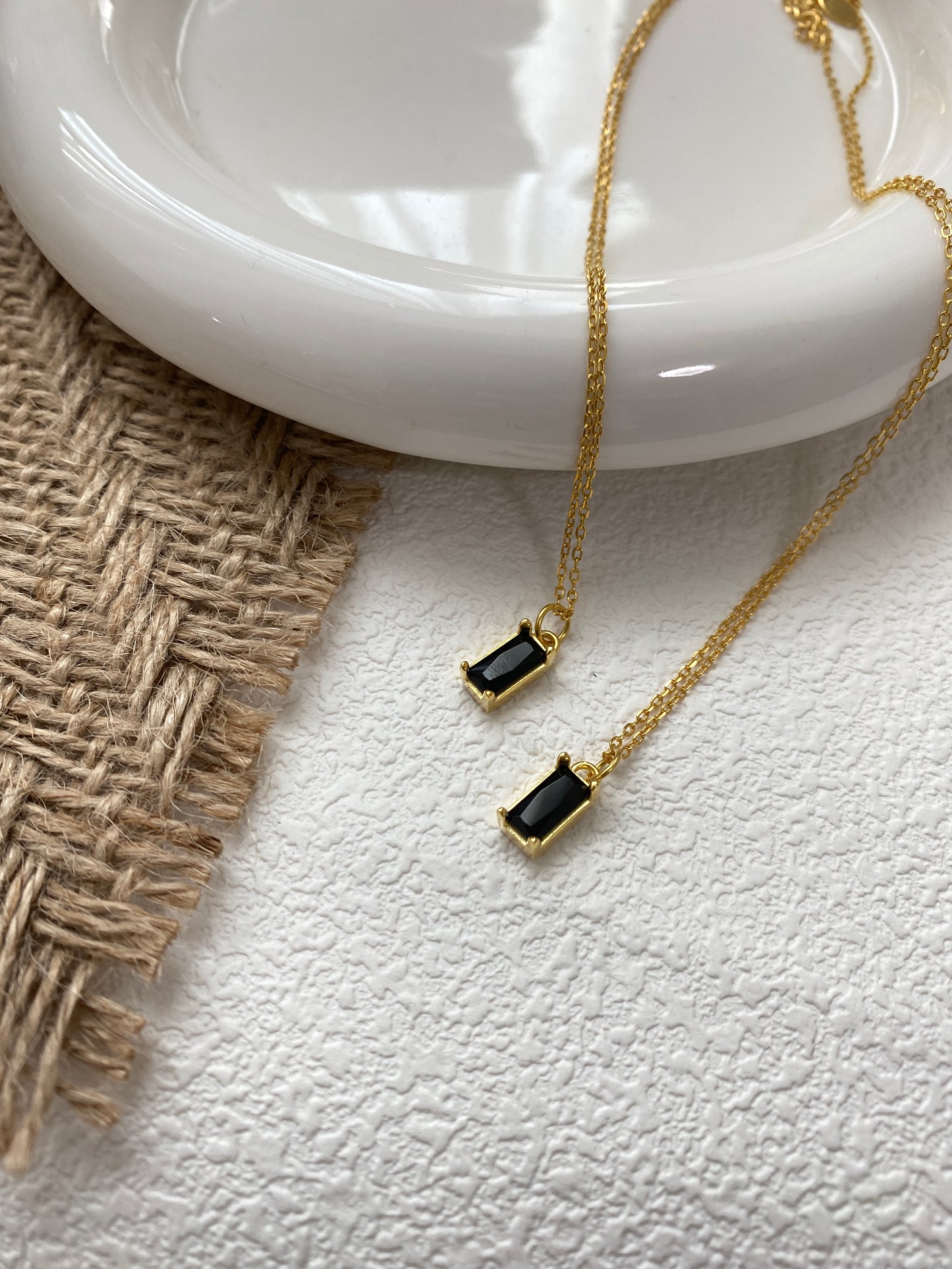 Black zircon rectangle pendant necklace