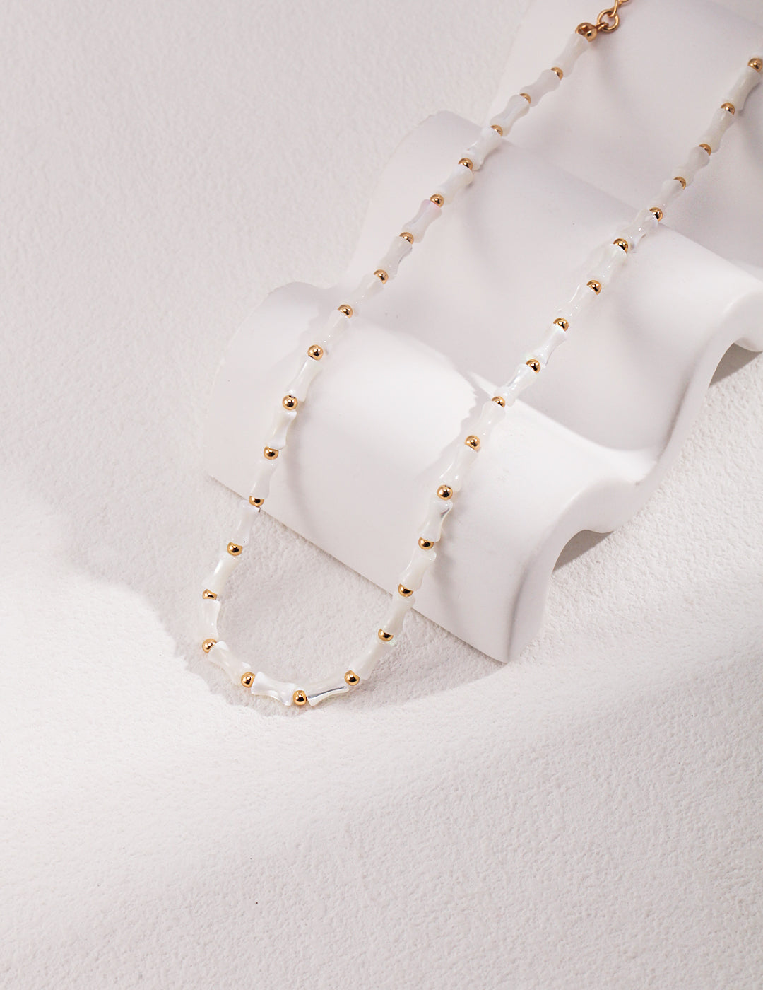 RISE Shell Necklace