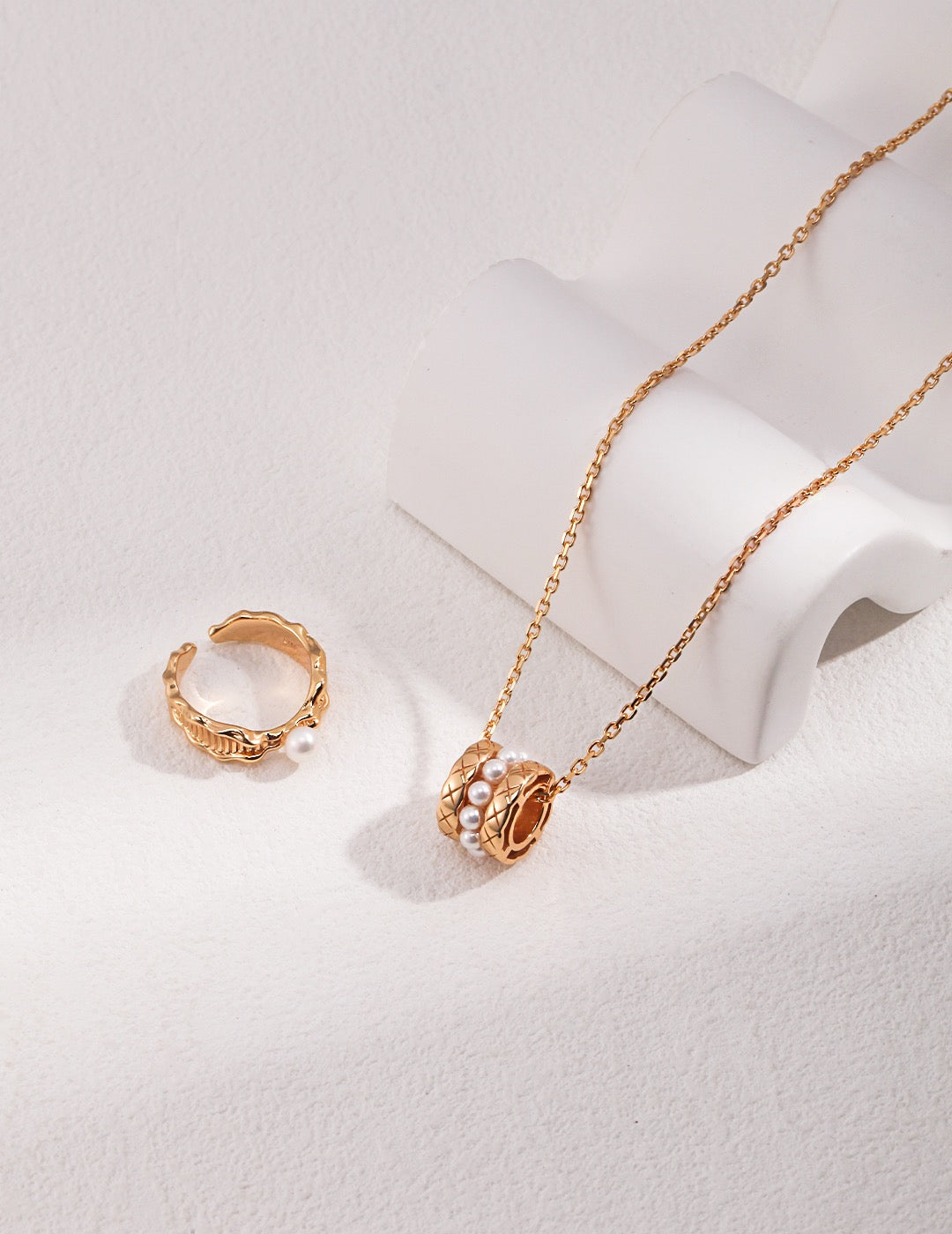 Barrel Pendant Necklace – S925 Sterling Silver & Shell Beads, Platinum & Vintage Gold
