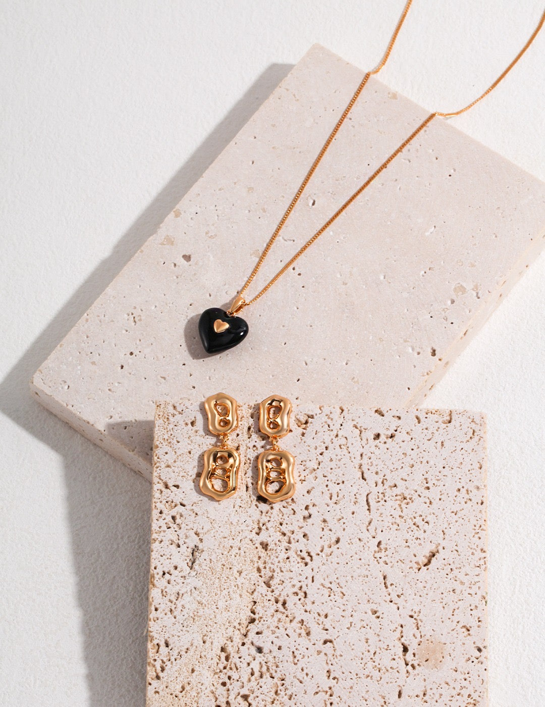 Black Heart Pendant Necklace