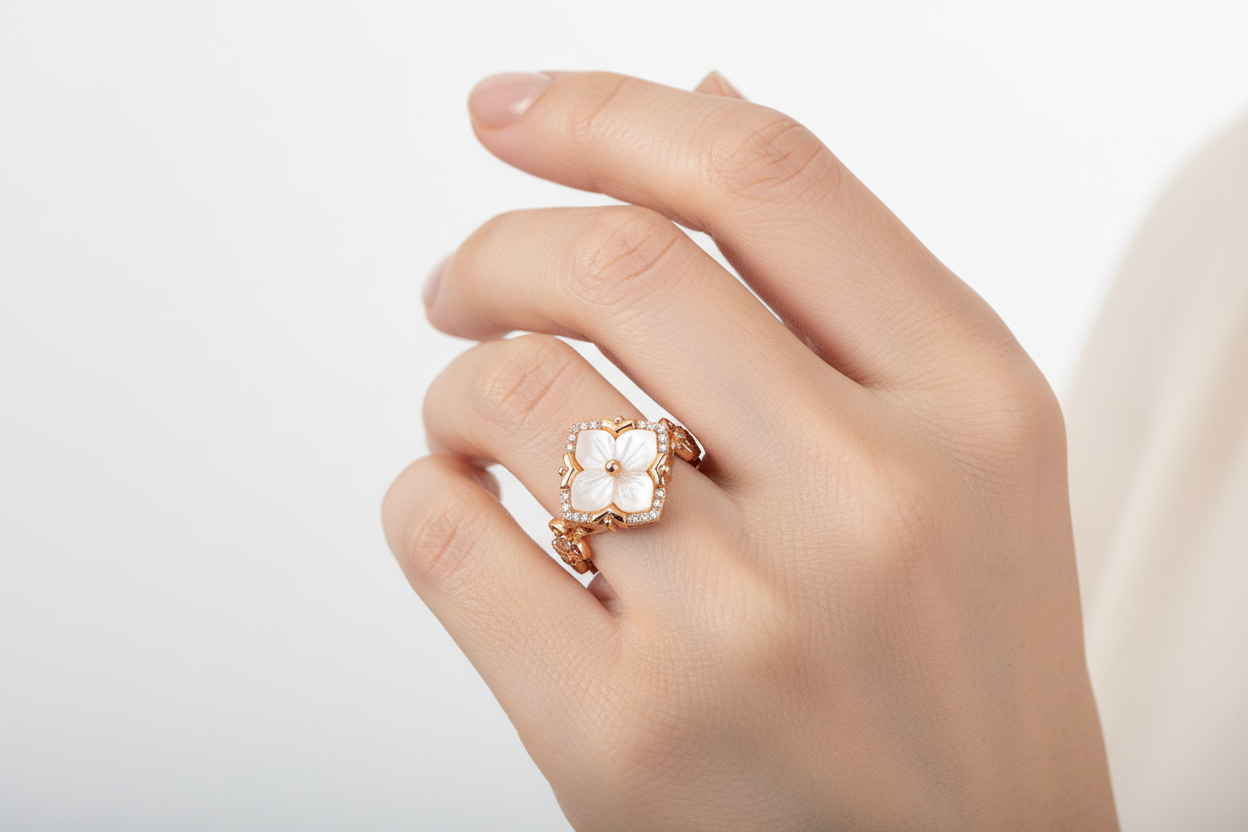 Mother of Pearl Floral Ring in S925 Sterling Silver, Adjustable