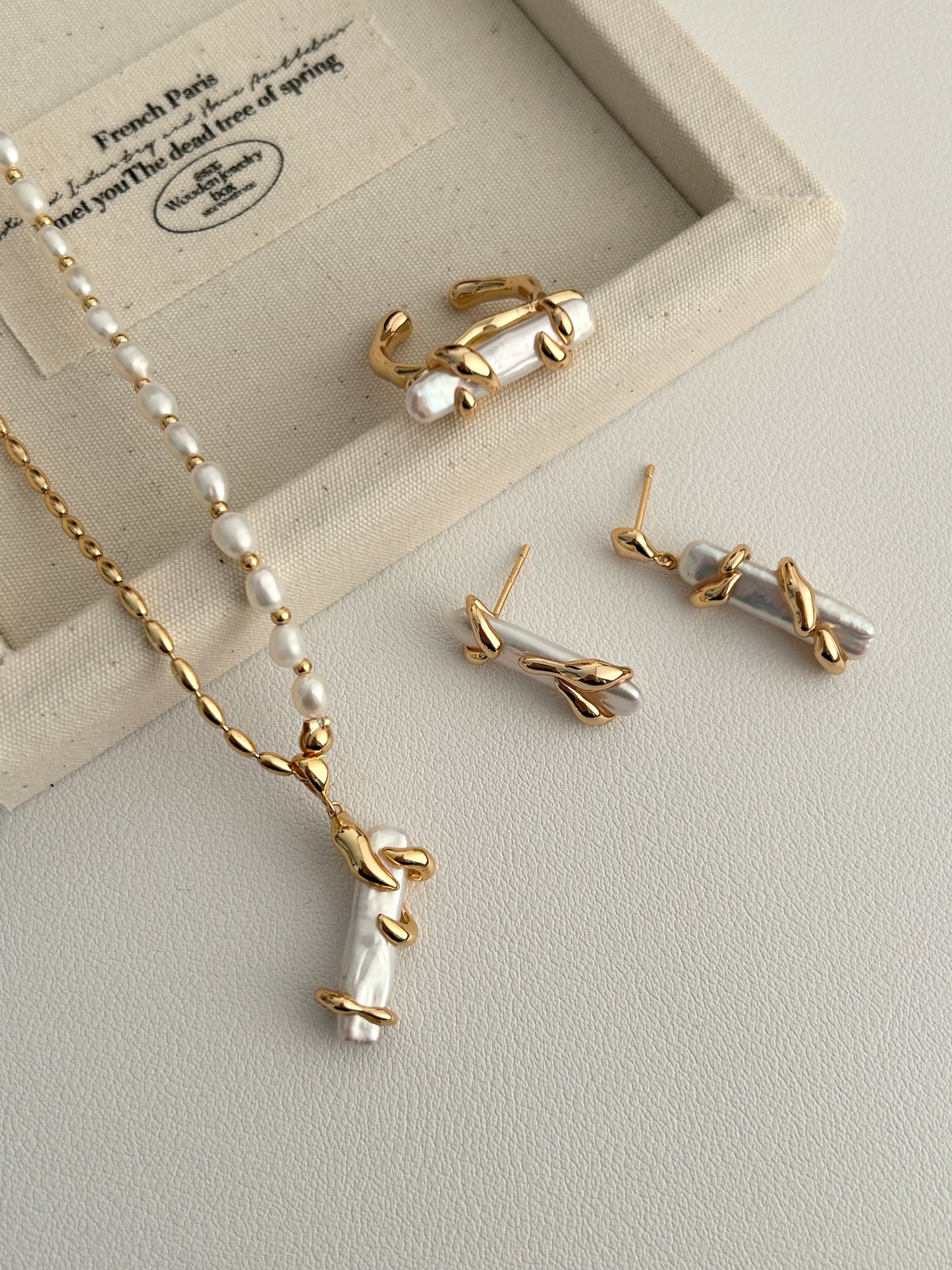 Baroque Gold Embrace Pearl Set