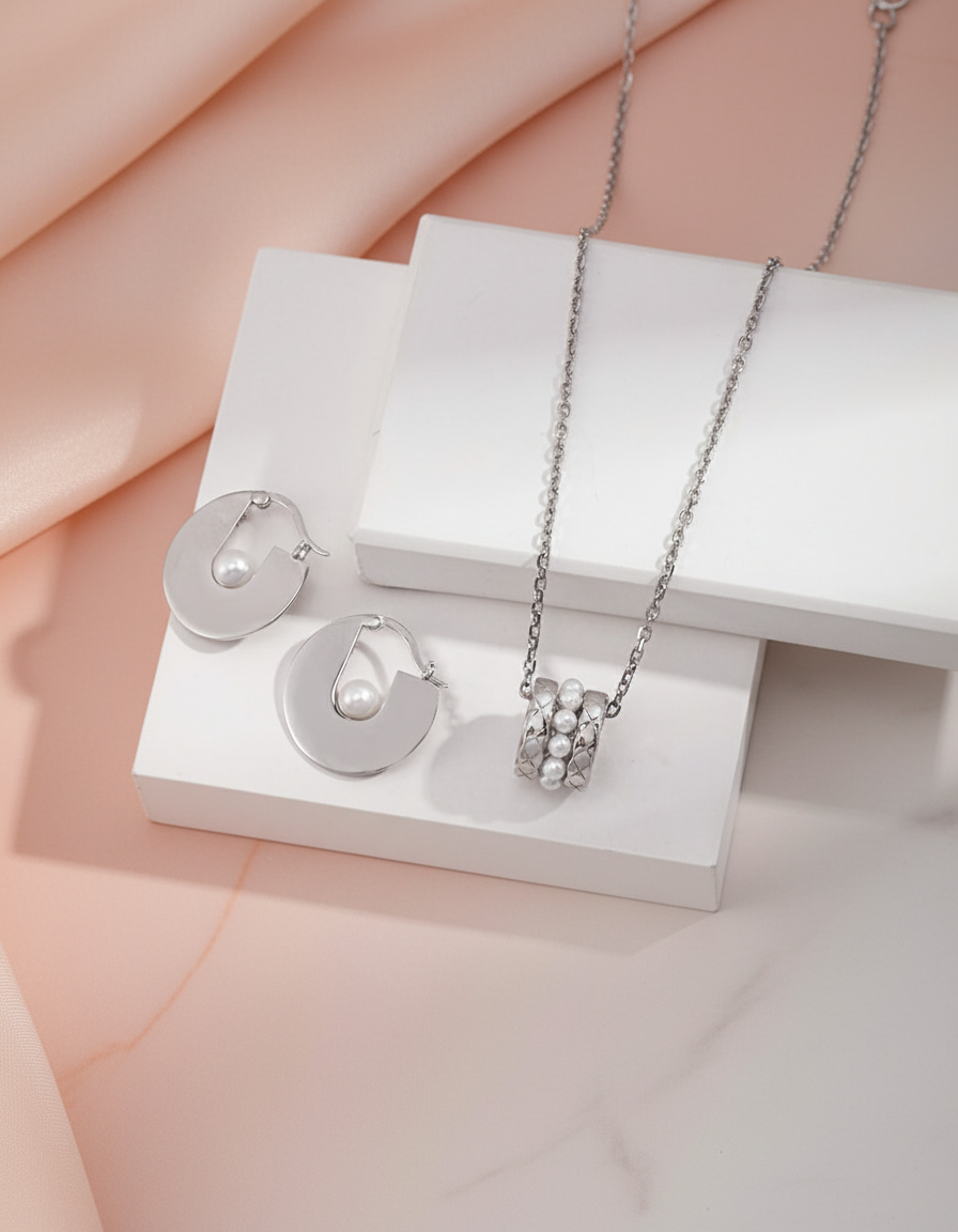 Pearl Wheel Necklace