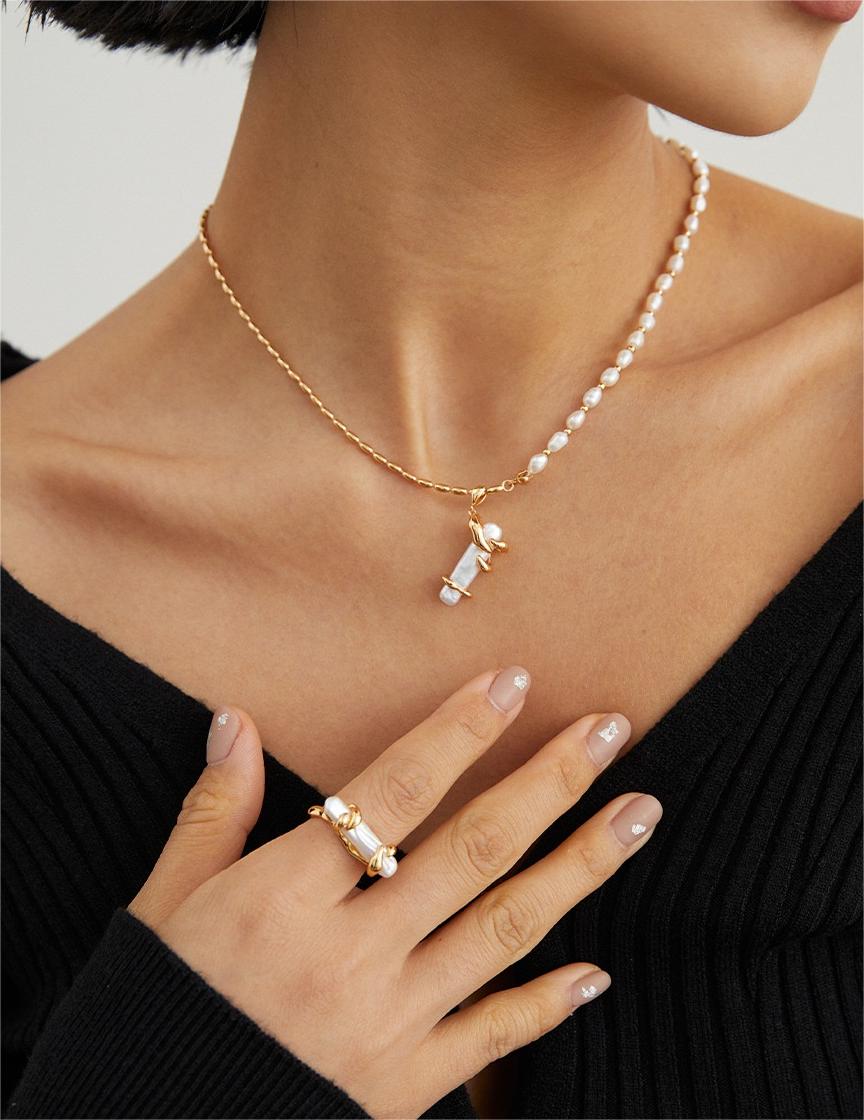 Baroque Gold Embrace Pearl Set