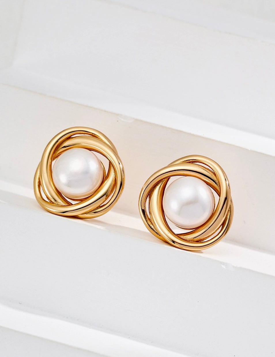 Eyes of Dragon Pearl Studs