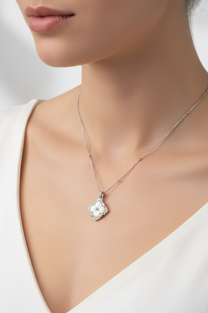 Mother-of-Pearl Flower Pendant Necklace in 925 Sterling Silver