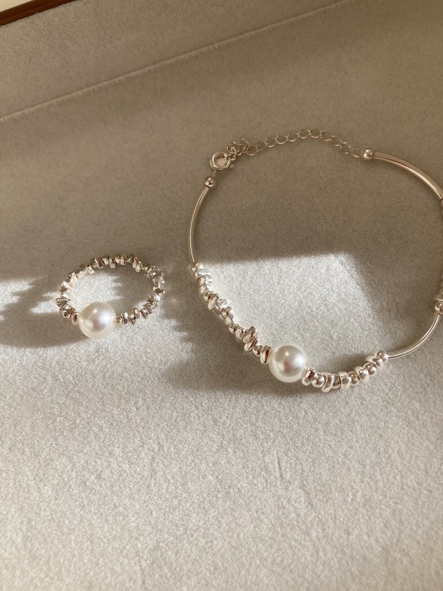Pearl and silver chip bracelet