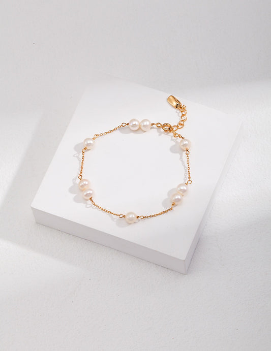 Minimalist Pearl Bracelet