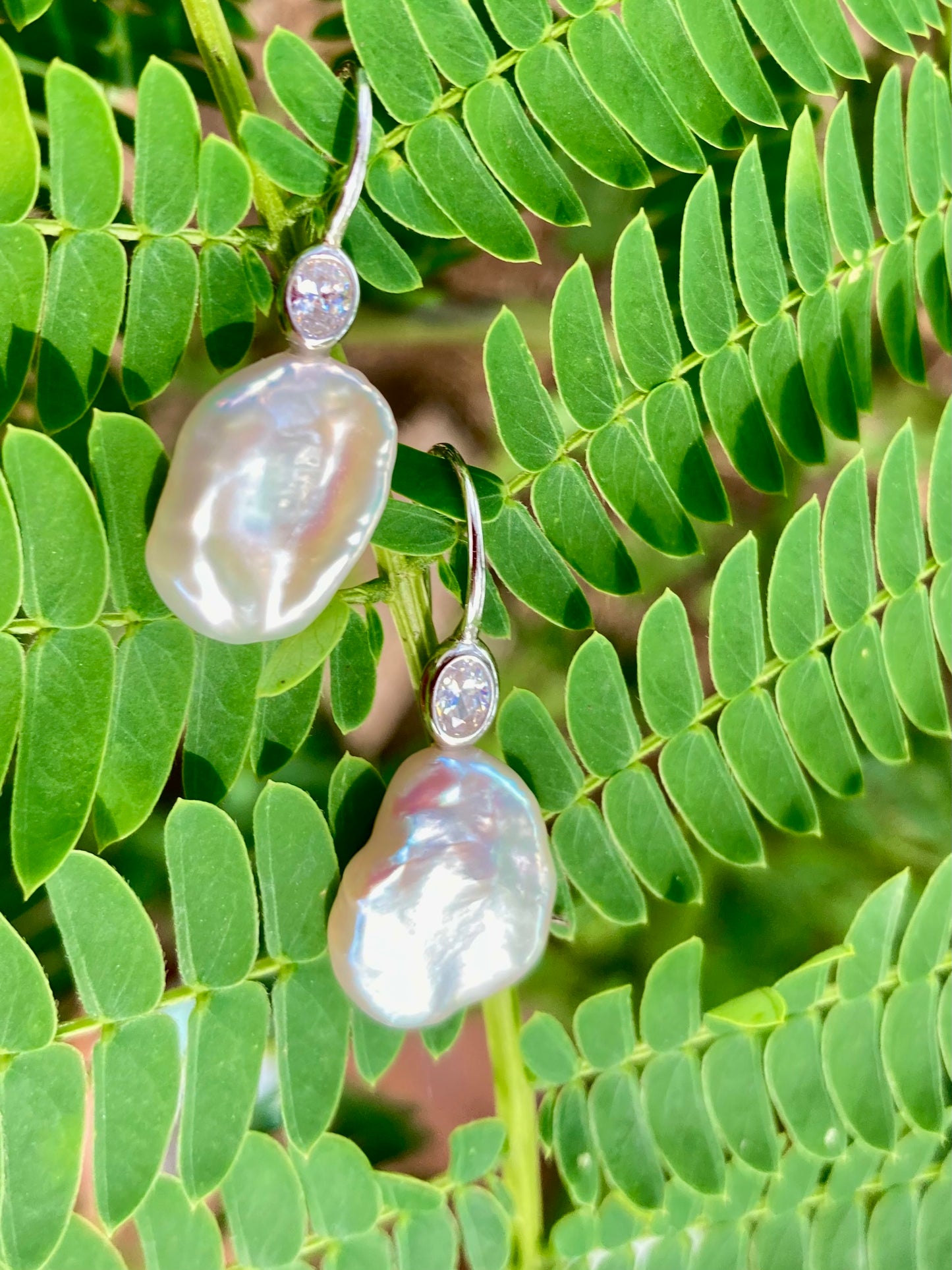 Flake Pearl Earrings