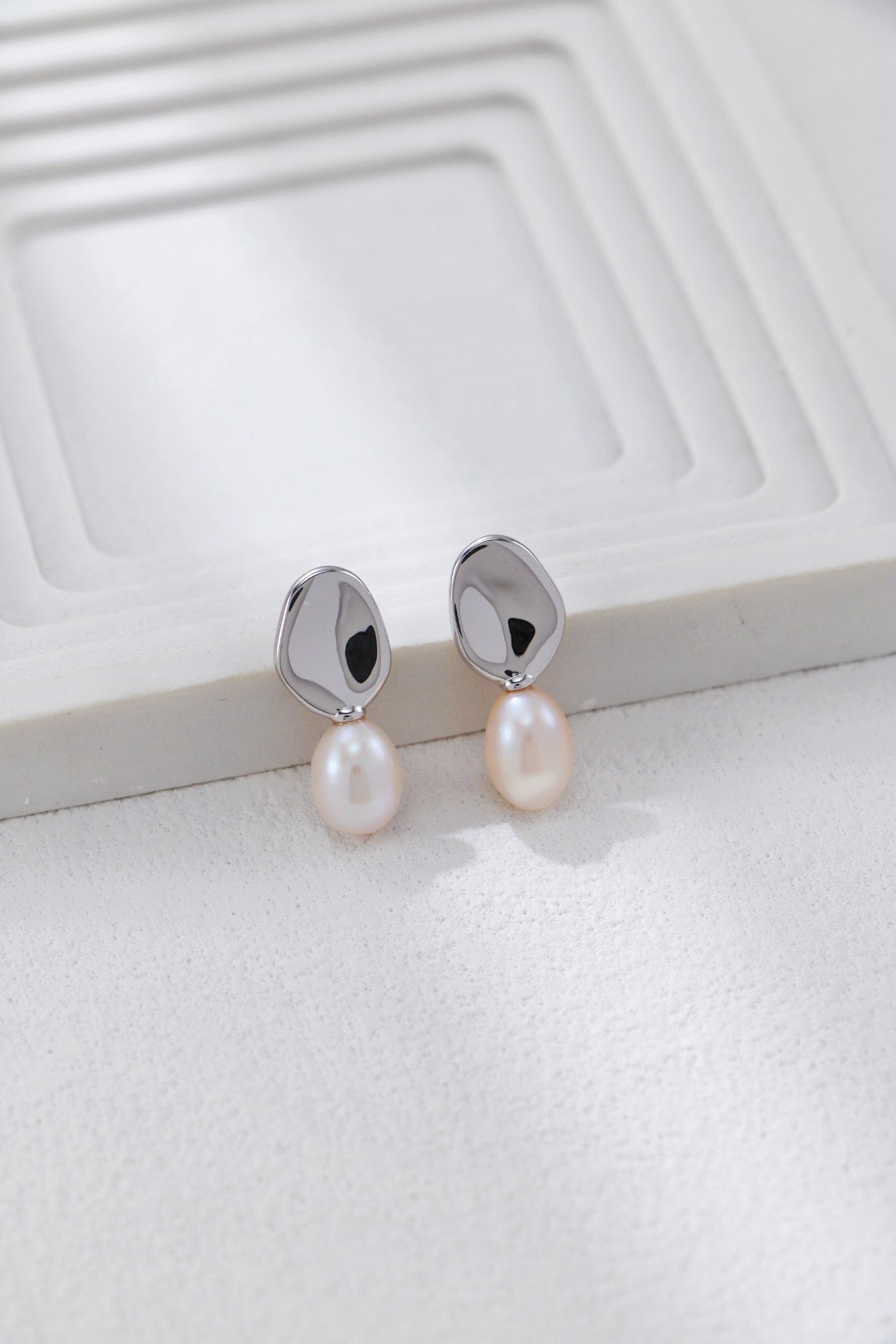 Mirror Pearl Earrings