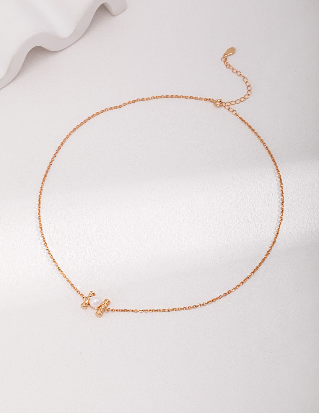 Minimalist Pearl Necklace