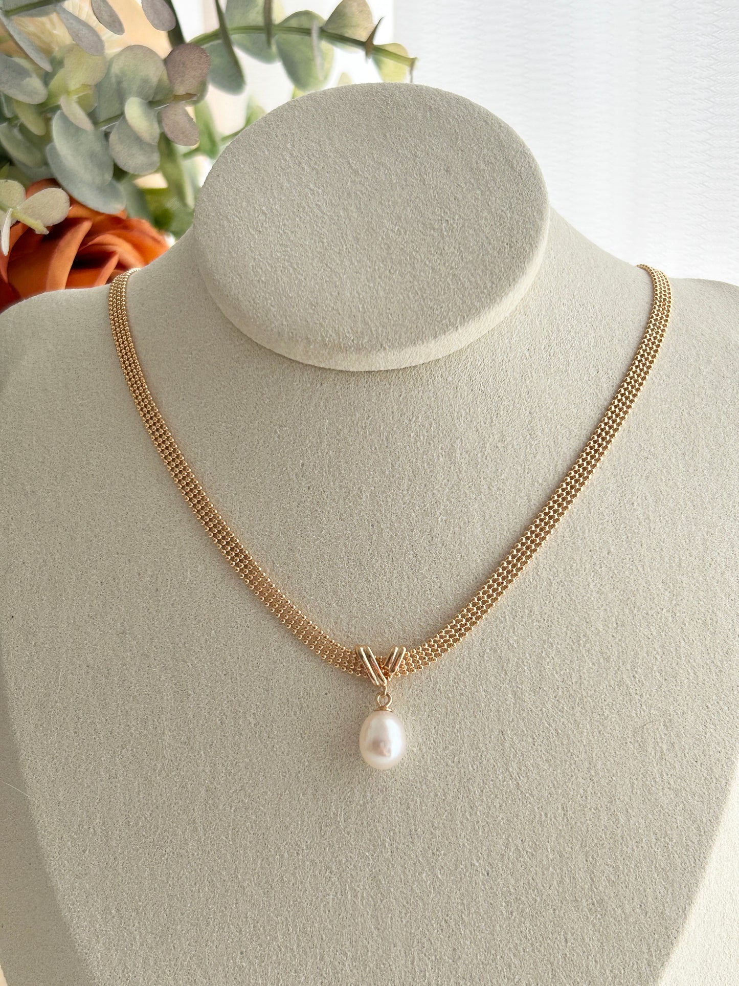 Golden Grace Pearl Necklace