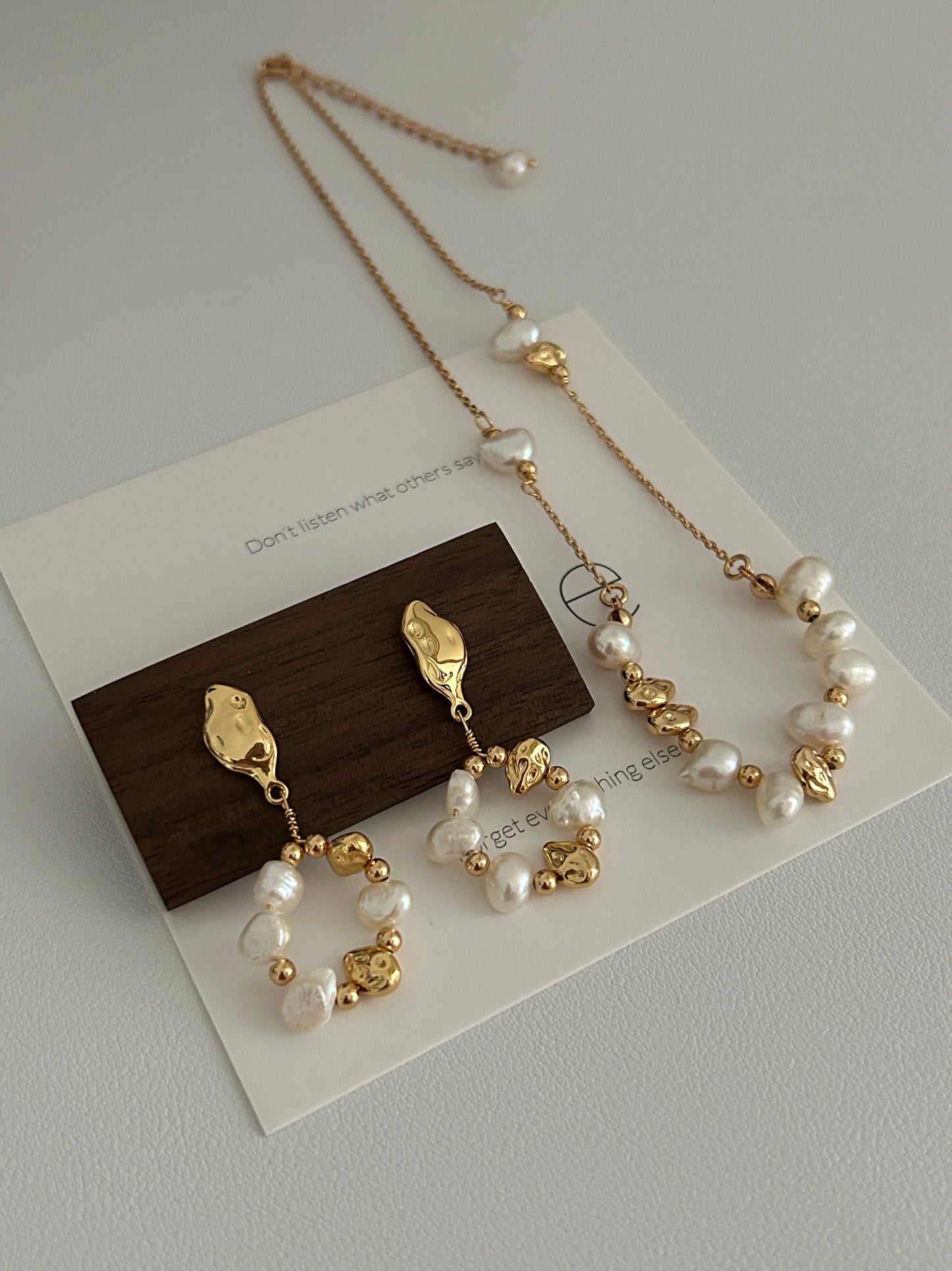 Wreath Pearl Earrings